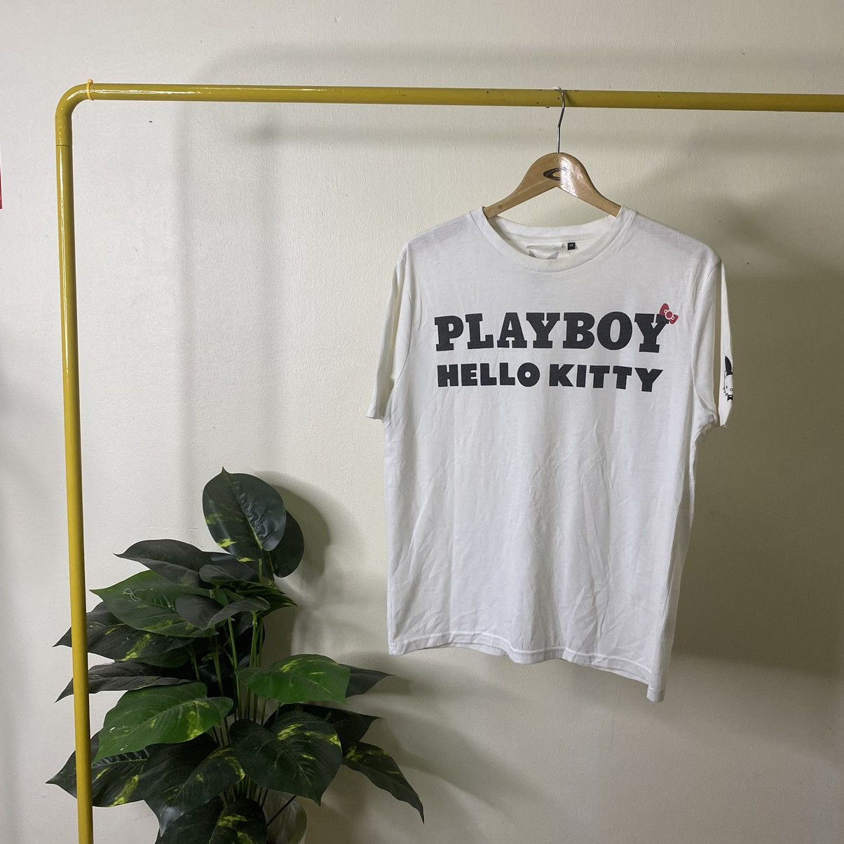 Anime Playboy x Hello Kitty Collaboration Tee Size US S / EU 44-46 / 1 - 1 Thumbnail