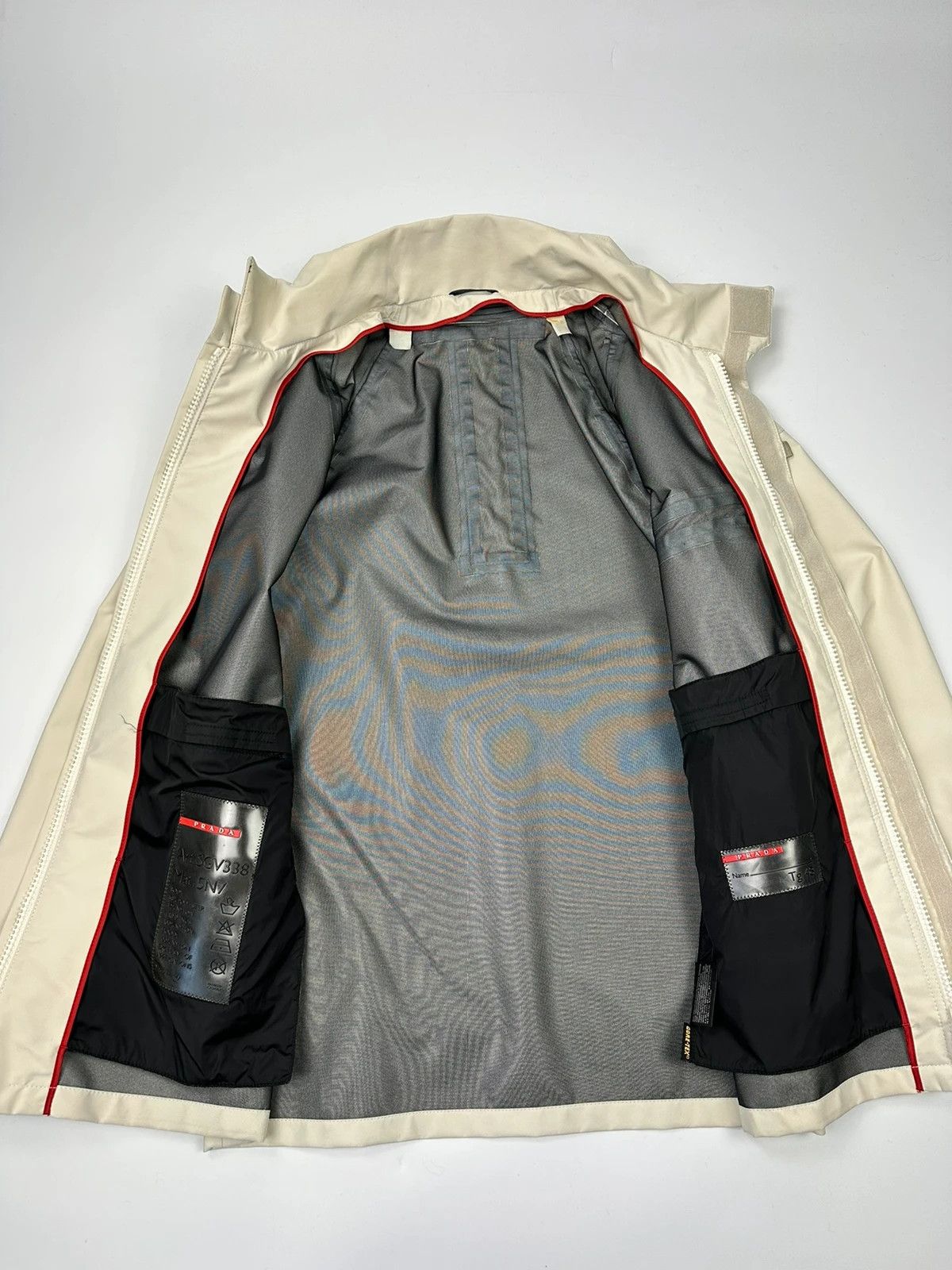 Prada Prada Sport FW2000 White Sailing Rain Jacket Gore-Tex Size US M / EU 48-50 / 2 - 13 Thumbnail