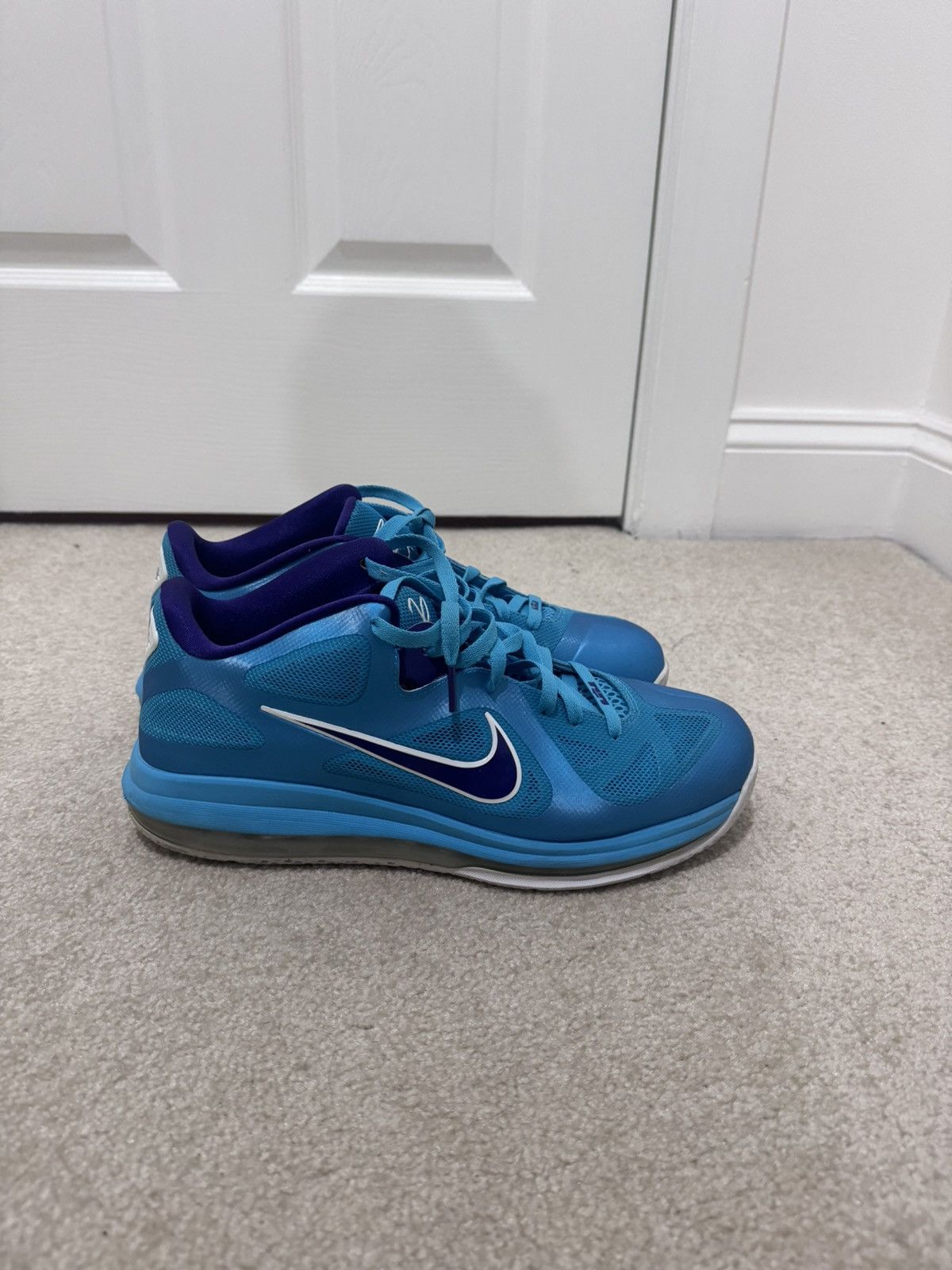 Nike Lebron 9 Low Summit Lake Hornets Size US 12 / EU 45 - 4 Thumbnail
