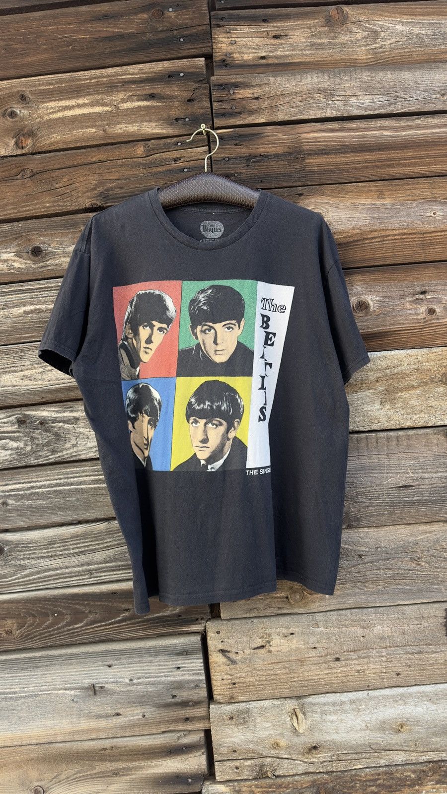 Band Tees The Beatles "The Singles" Tee 2009 Apple Corps Black Band Size US XL / EU 56 / 4 - 1 Thumbnail