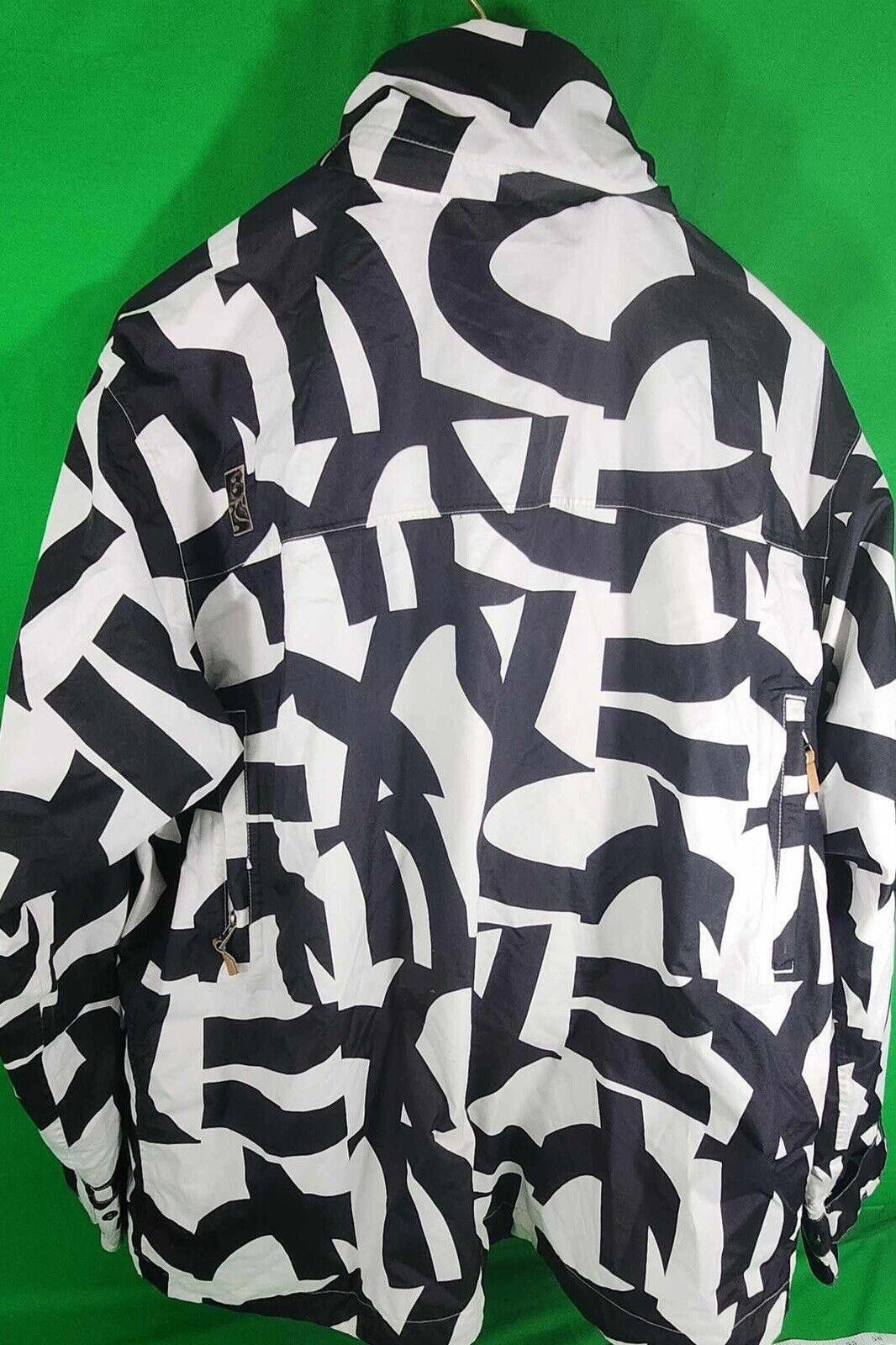 The Unbranded Brand Bold Black and White Graphic Jacket Urban Fashion Outerwear Size ONE SIZE - 4 Thumbnail