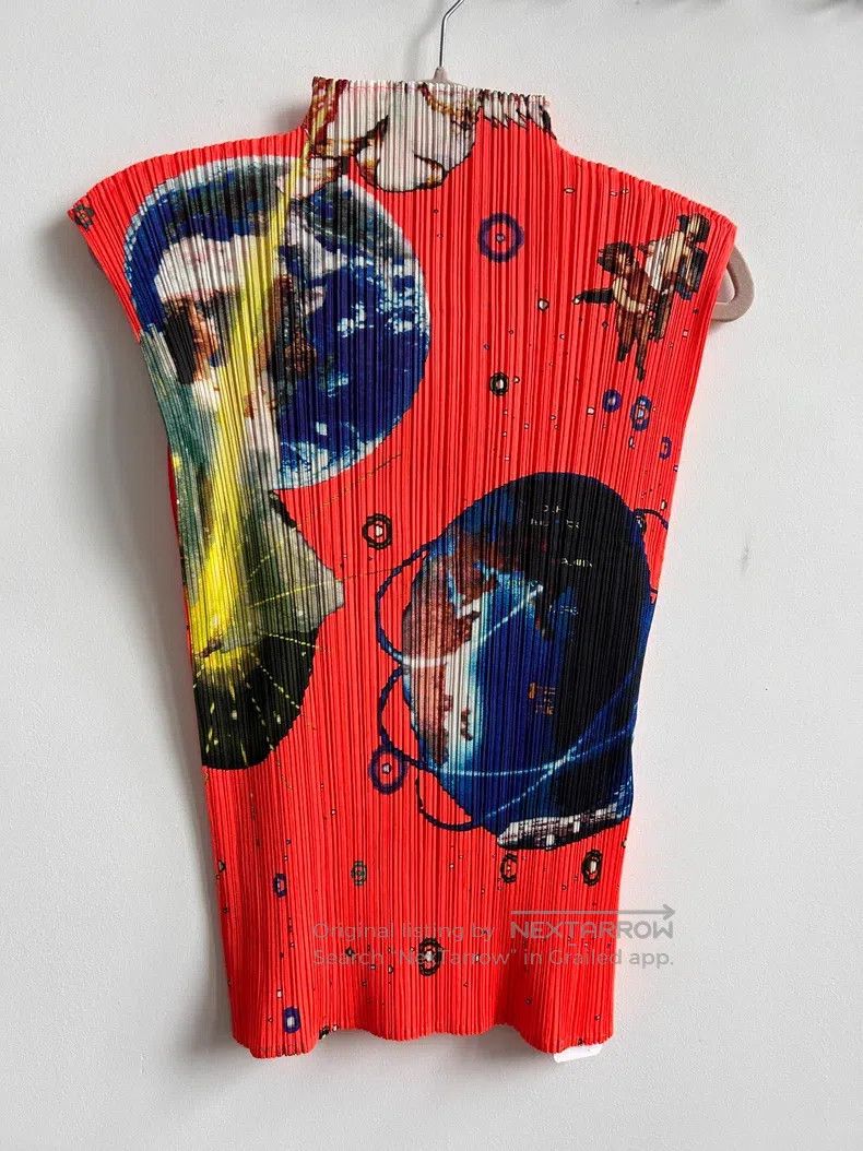 Issey Miyake Issey Miyake Red Short Sleeve Size L / US 10 / IT 46 - 1 Thumbnail
