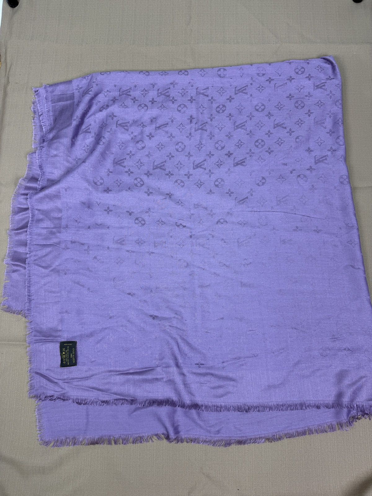 Louis Vuitton Louis Vuitton Monogram Logo Silk Scarf Size ONE SIZE - 9 Thumbnail