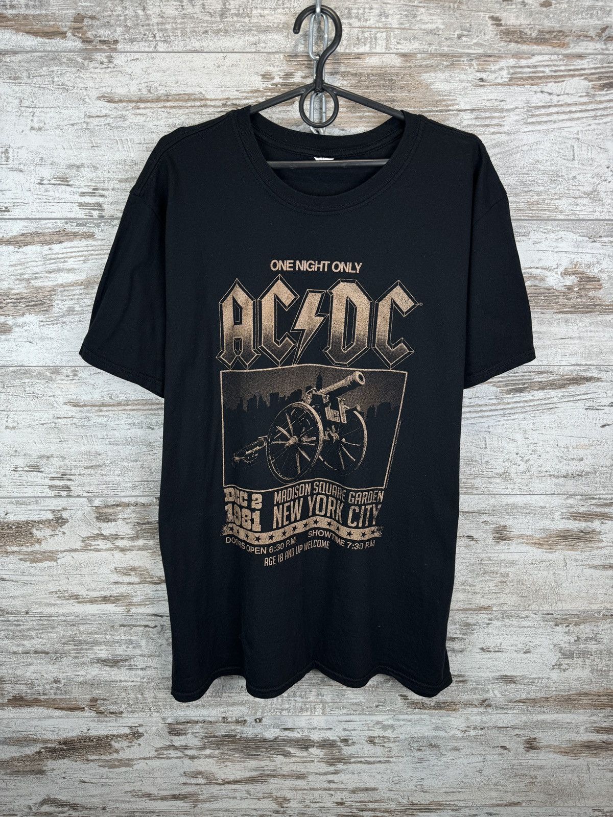 AC/DC × Band Tees × Vintage Mens Vintage AC/DC T-shirt rock band tee one night only Size US XL / EU 56 / 4 - 2 Thumbnail