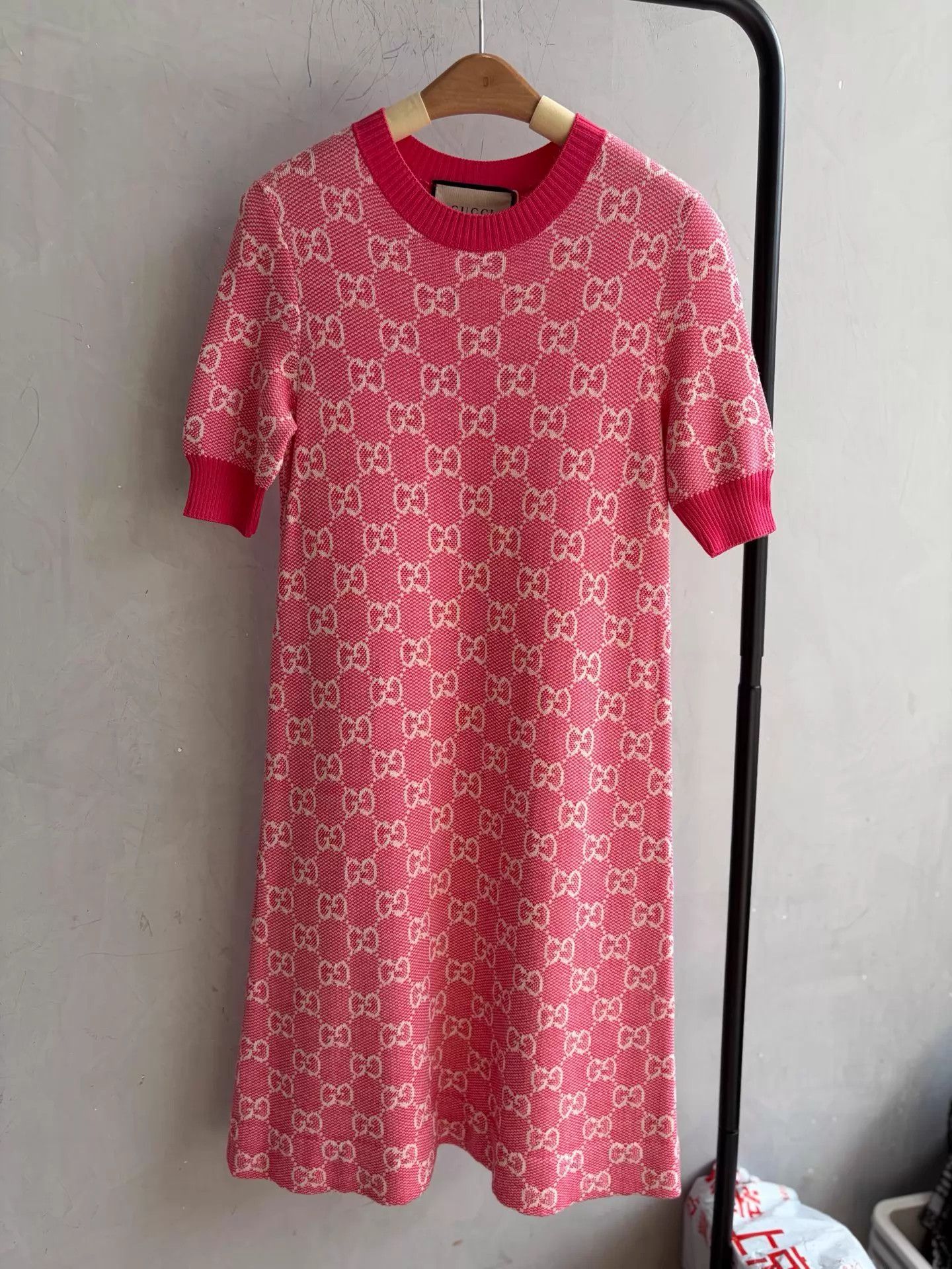 Gucci Gucci Pink All Over Monogram Short Sleeve Dress XS Size XS / US 0-2 / IT 36-38 - 1 Thumbnail