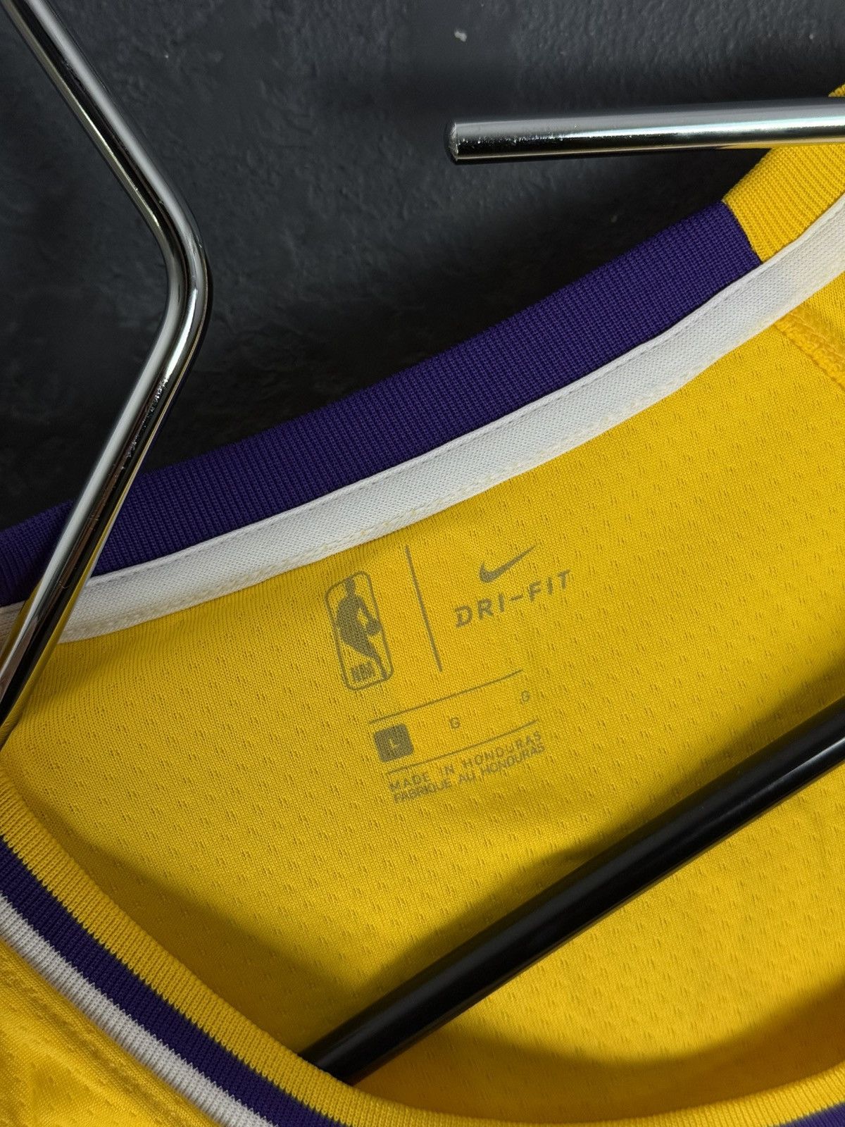 Nike LA LAKERS LONZO BALL #2 JERSEY BASKETBALL SHIRT JERSEY NBA Size US L / EU 52-54 / 3 - 6 Thumbnail