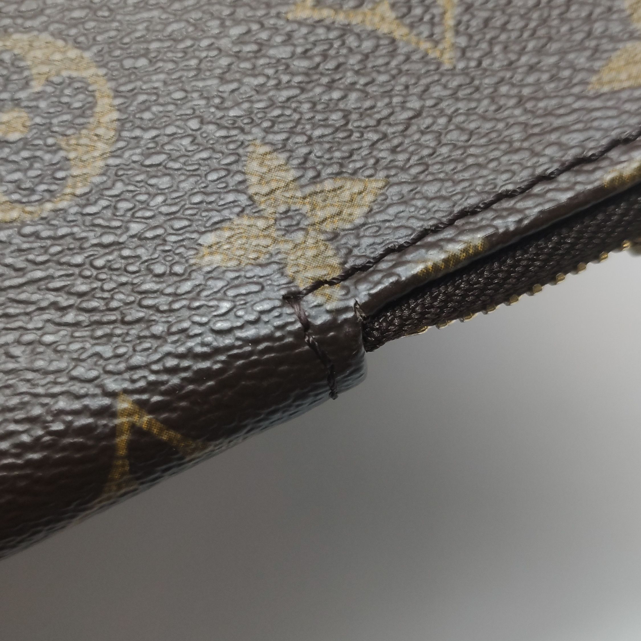 Louis Vuitton Louis Vuitton (LV) Etui Voyage Large Monogram Print Clutch Size ONE SIZE - 9 Thumbnail
