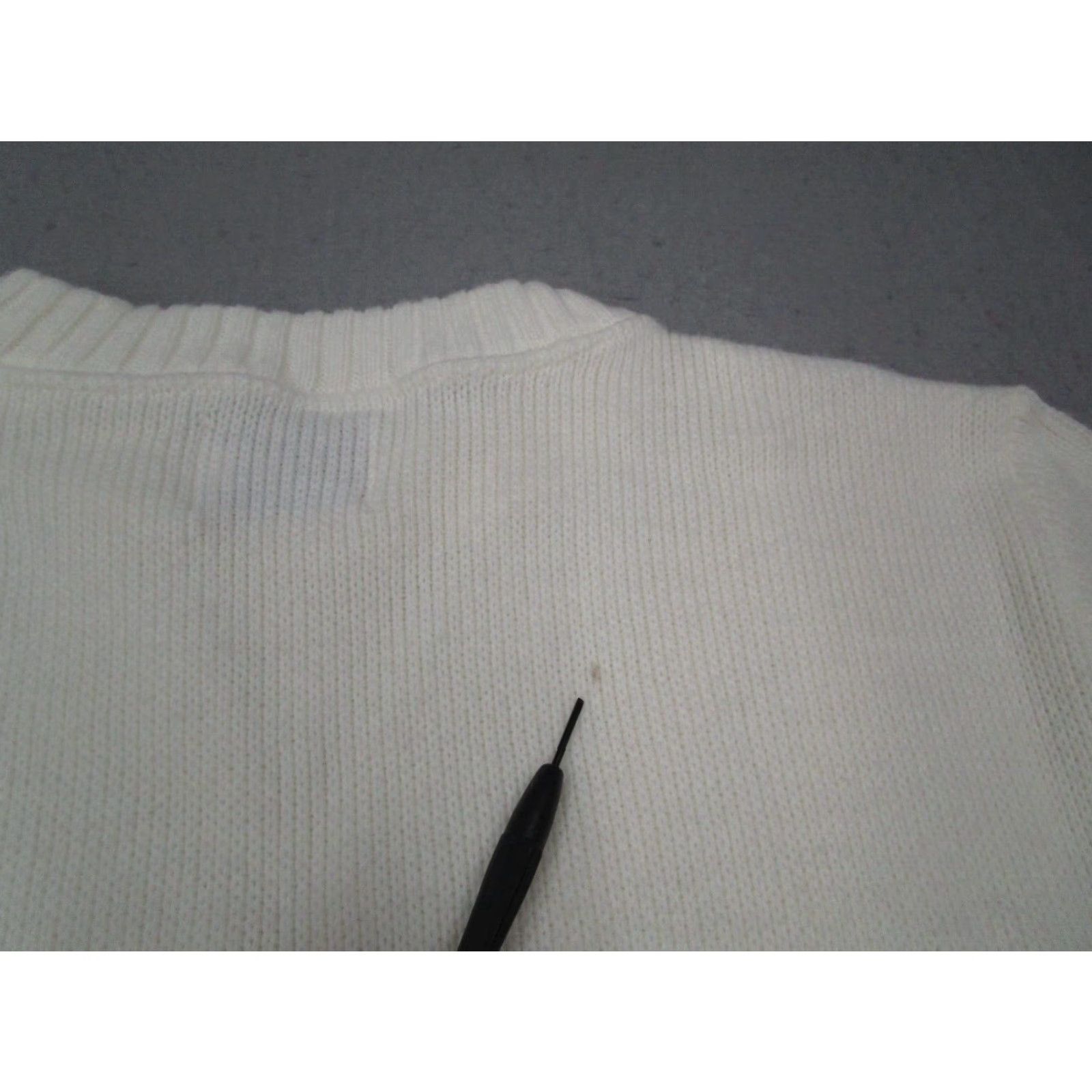 Vintage VINTAGE East-Tenn Sweater Mens 38 White Crew Neck Pullover Varsity School Retro Shirt Men XS? Size US M / EU 48-50 / 2 - 3 Thumbnail