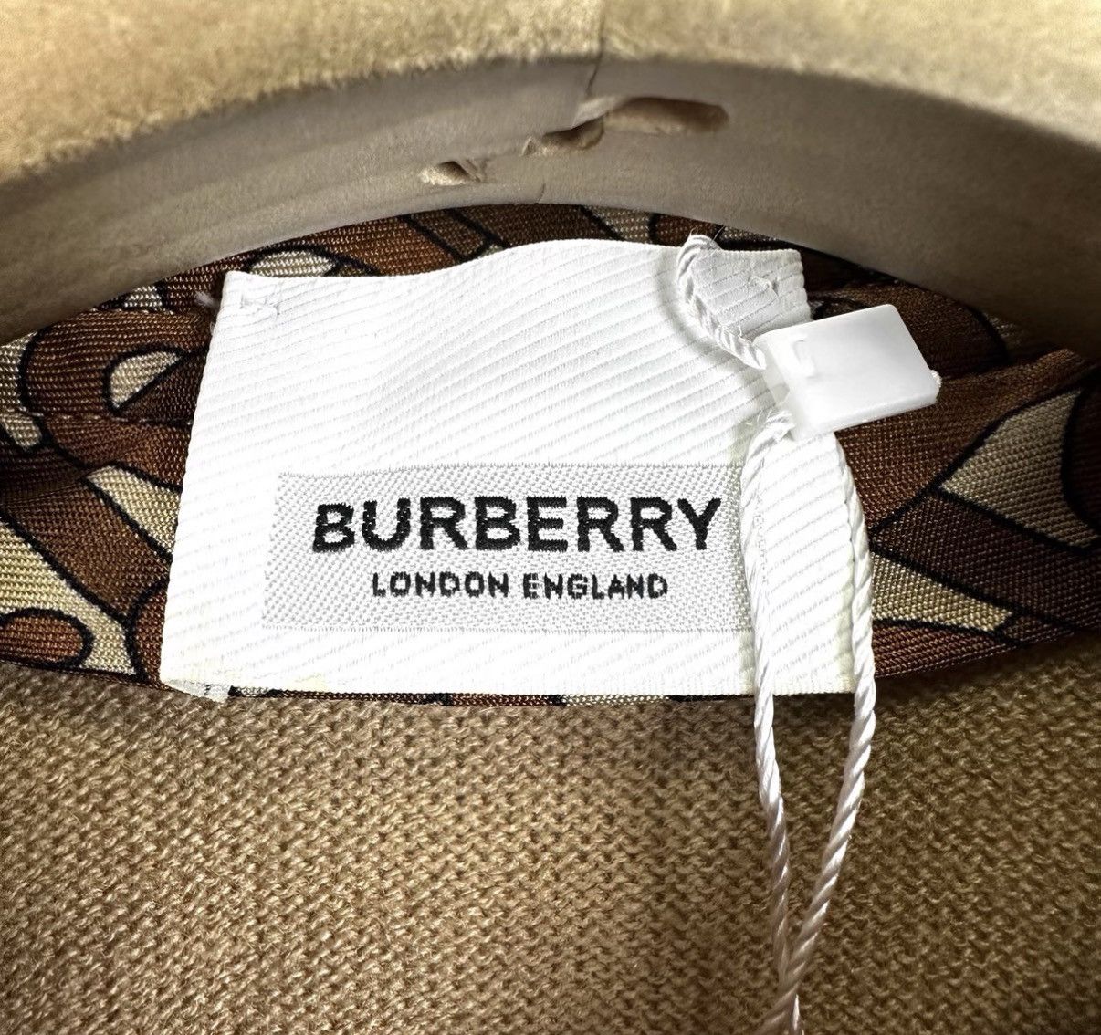 Burberry Burberry Camel Cashmere Cardigan with Scarf K12 Size L / US 10 / IT 46 - 4 Thumbnail