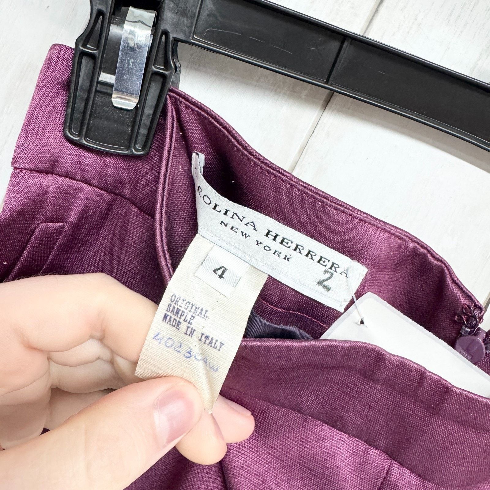 Carolina Herrera Carolina Herrera Pants Sz 4 Burgundy Satin Zip Back Trousers Size 27" / US 4 / IT 40 - 4 Thumbnail