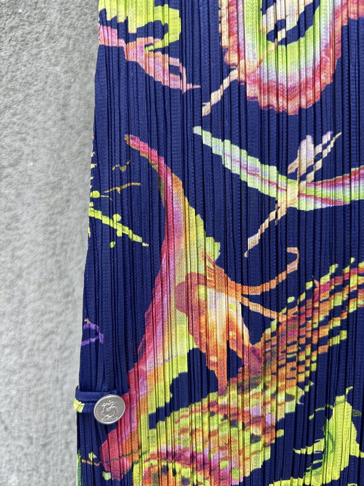 Issey Miyake × Pleats Please Issey Miyake × Vintage Blue Dragon and Phoenix Pleated Midi Skirt Size XL / US 12-14 / IT 48-50 - 2 Thumbnail