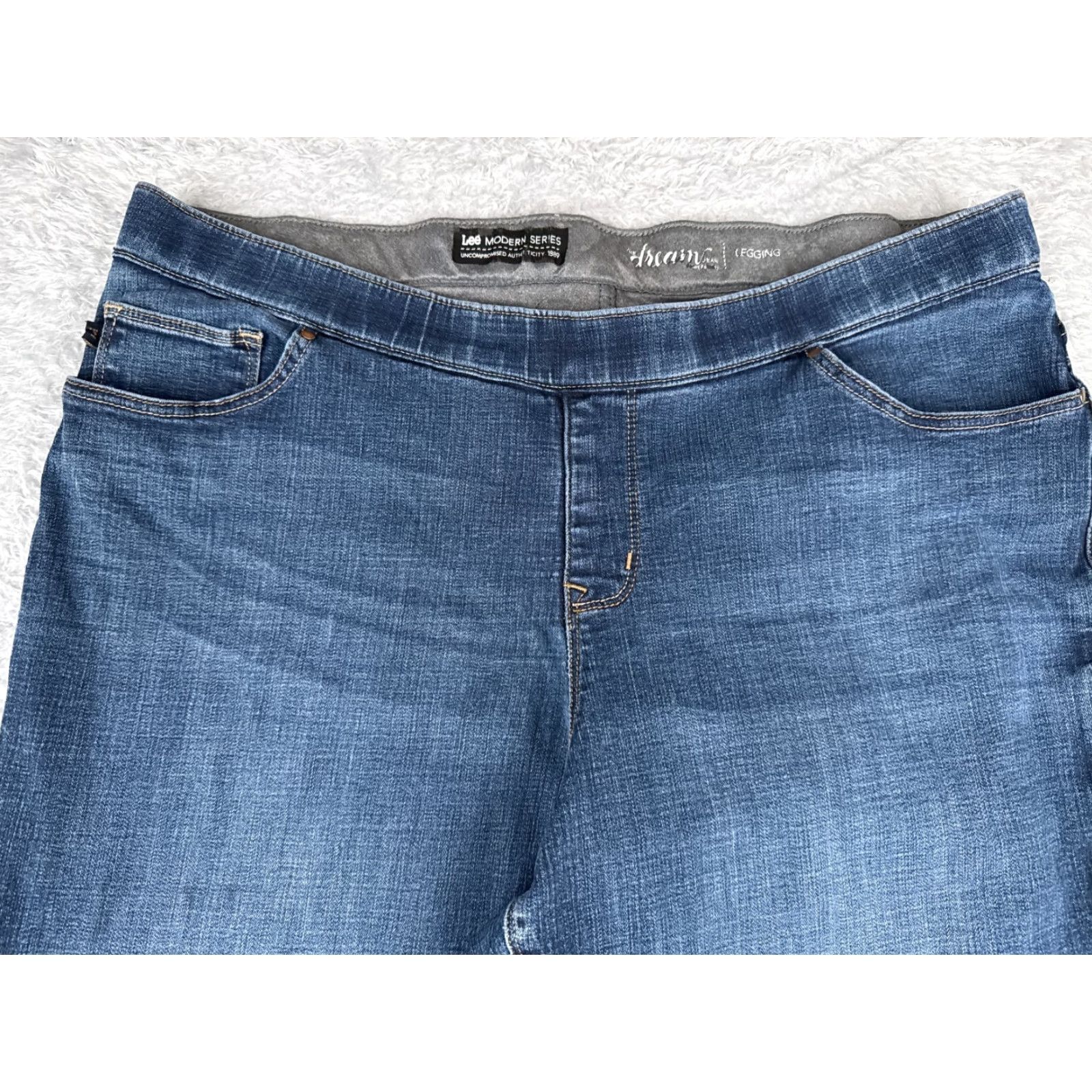 Lee Lee Jeans Women 18W Blue Denim Mid Rise Bootcut 5-Pocket Design Cotton Blend 39x28 Plus Size Size 40" / US 18 - 4 Thumbnail