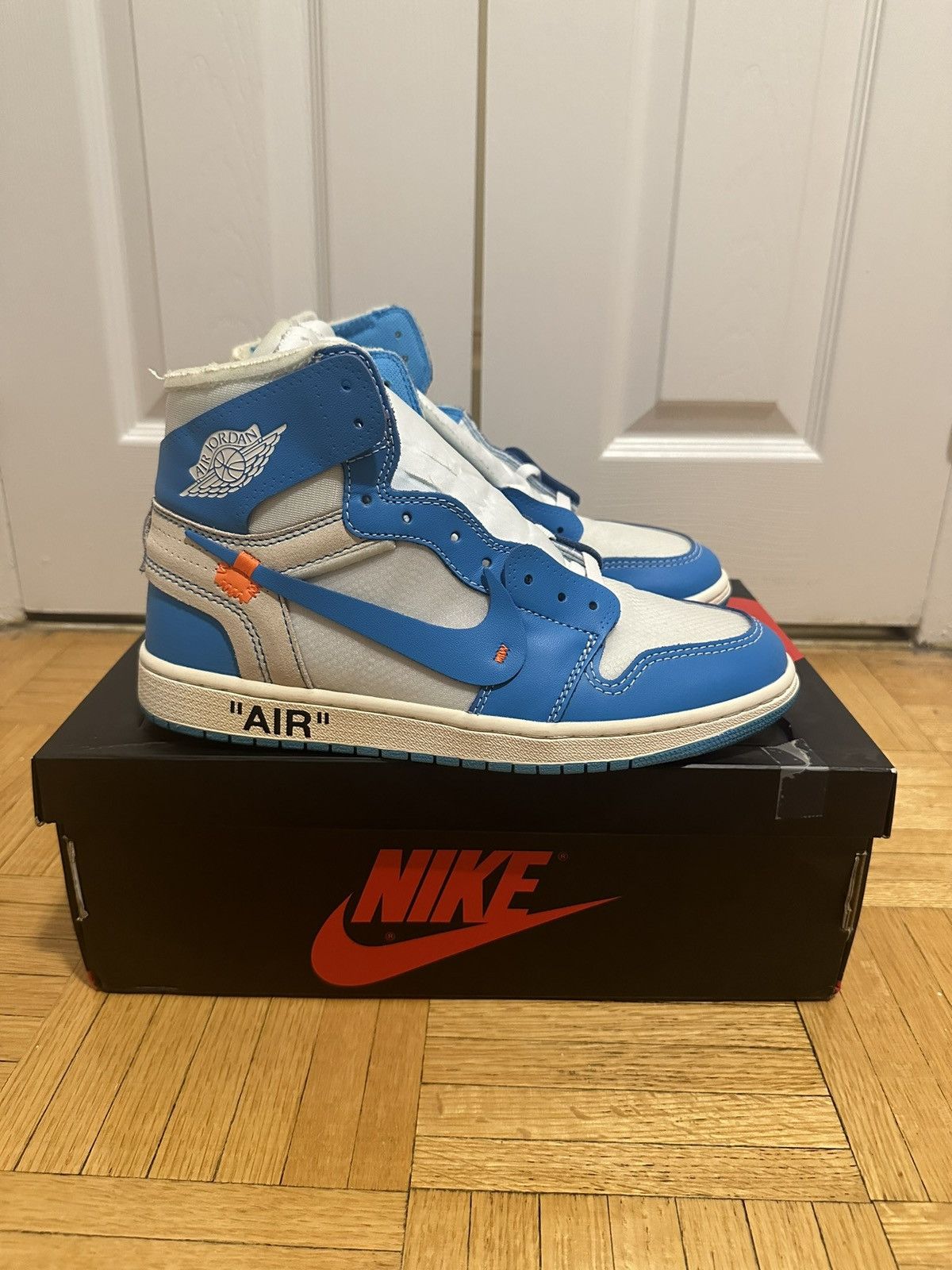 Jordan Brand × Off-White Jordan 1 OFF-White UNC Size 9 Size US 9 / EU 42 - 3 Thumbnail