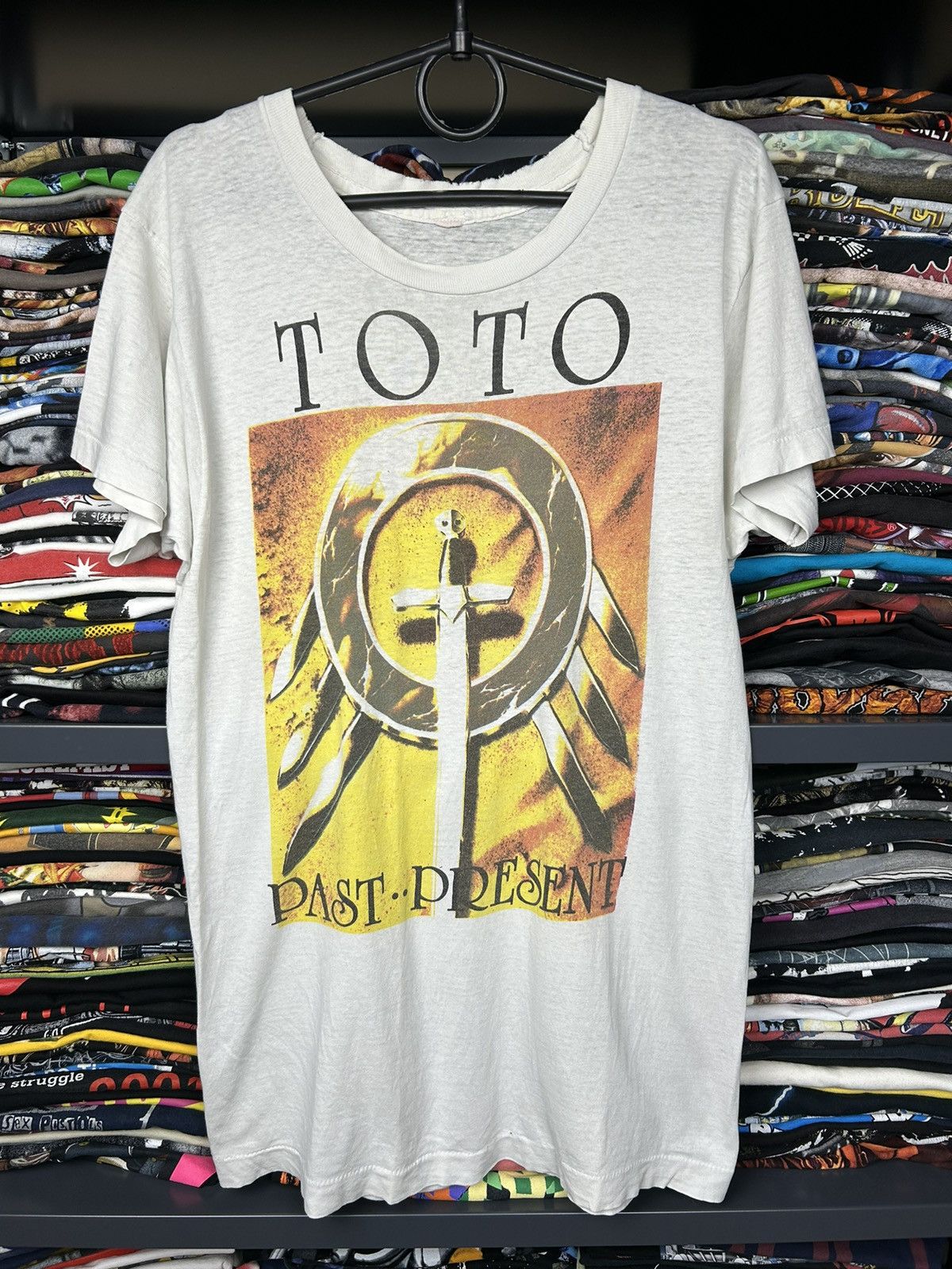 Band Tees × Vintage Vintage 90s TOTO Past Present Tour T shirt Size US L / EU 52-54 / 3 - 1 Thumbnail