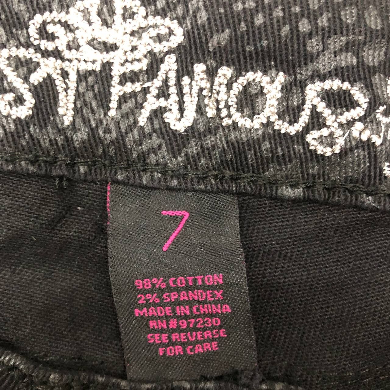 Almost Famous P787 ALMOST FAMOUS SNAKE SKIN MOTIF SKINNY JEANS Size US 32 / EU 48 - 6 Thumbnail