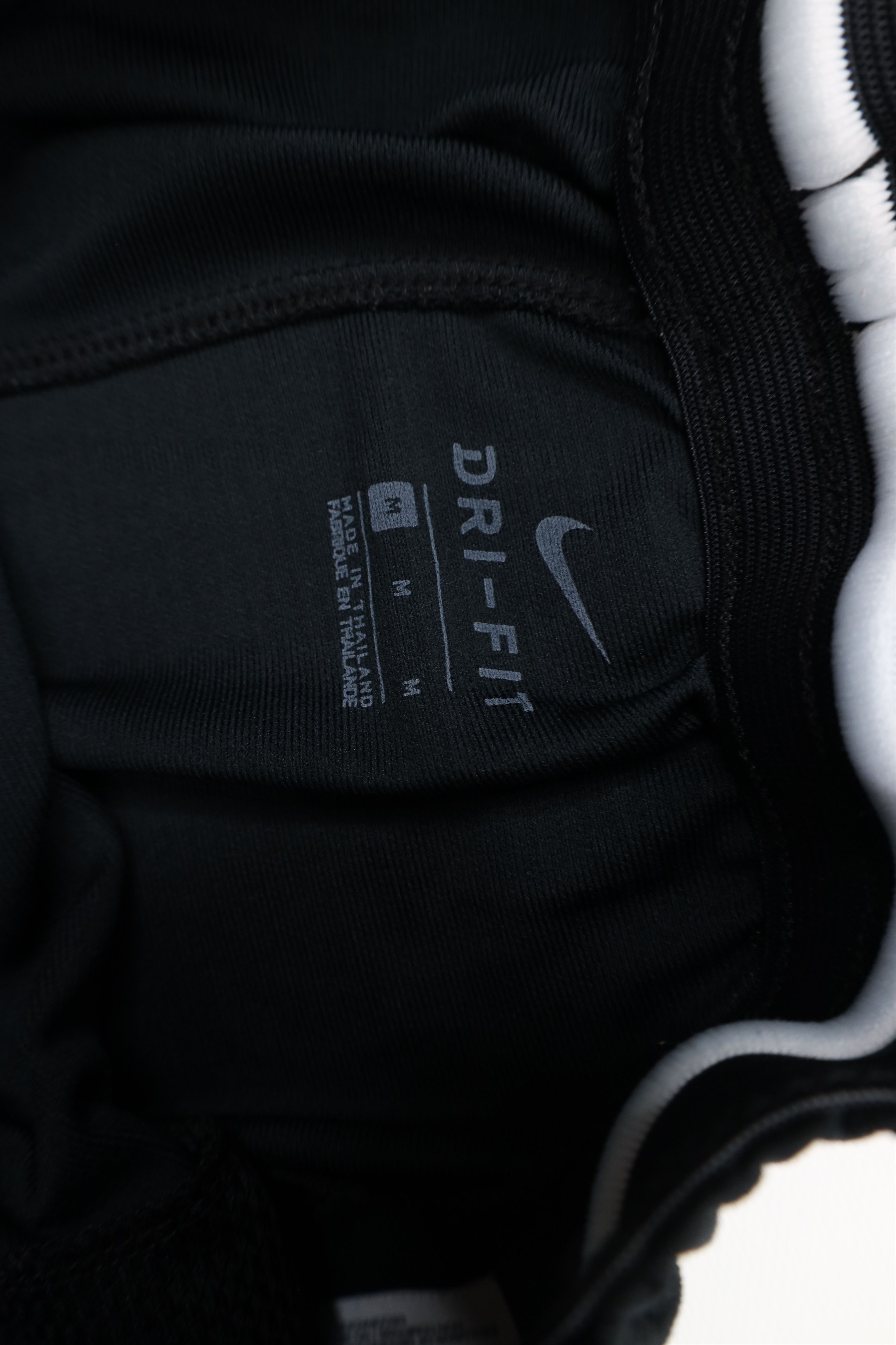 Nike × Vintage Vintage Nike Logo Above Knee Gym Basketball Shorts Black Size US 32 / EU 48 - 7 Thumbnail