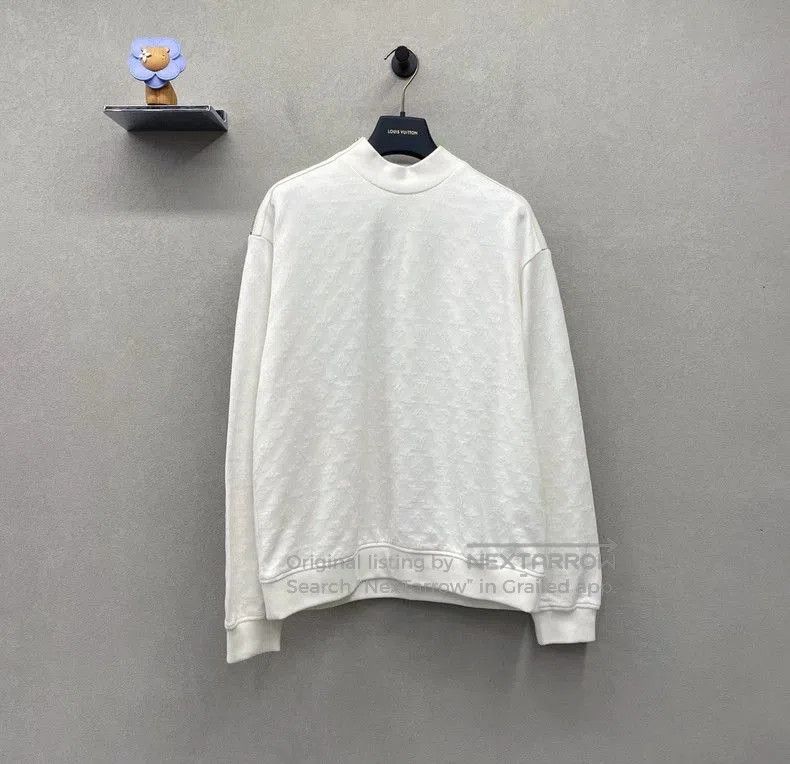 LV White Logo Sweatshirt M.