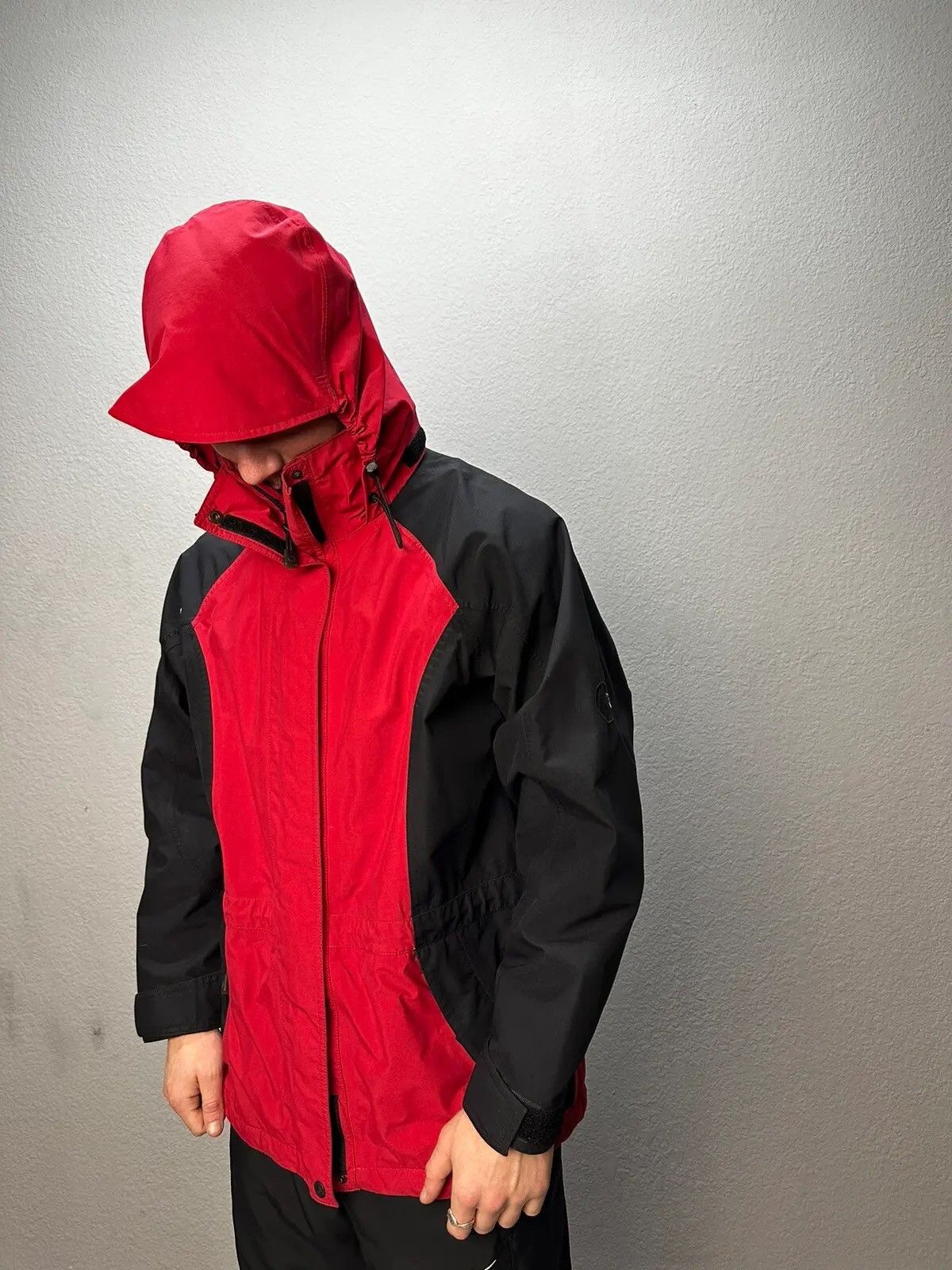 image of Goretex x Mammut Vintage Mammut Gore Tex Jacket Outdoor Hyvent Ski Raincoat in Red, Men's (Size XL)