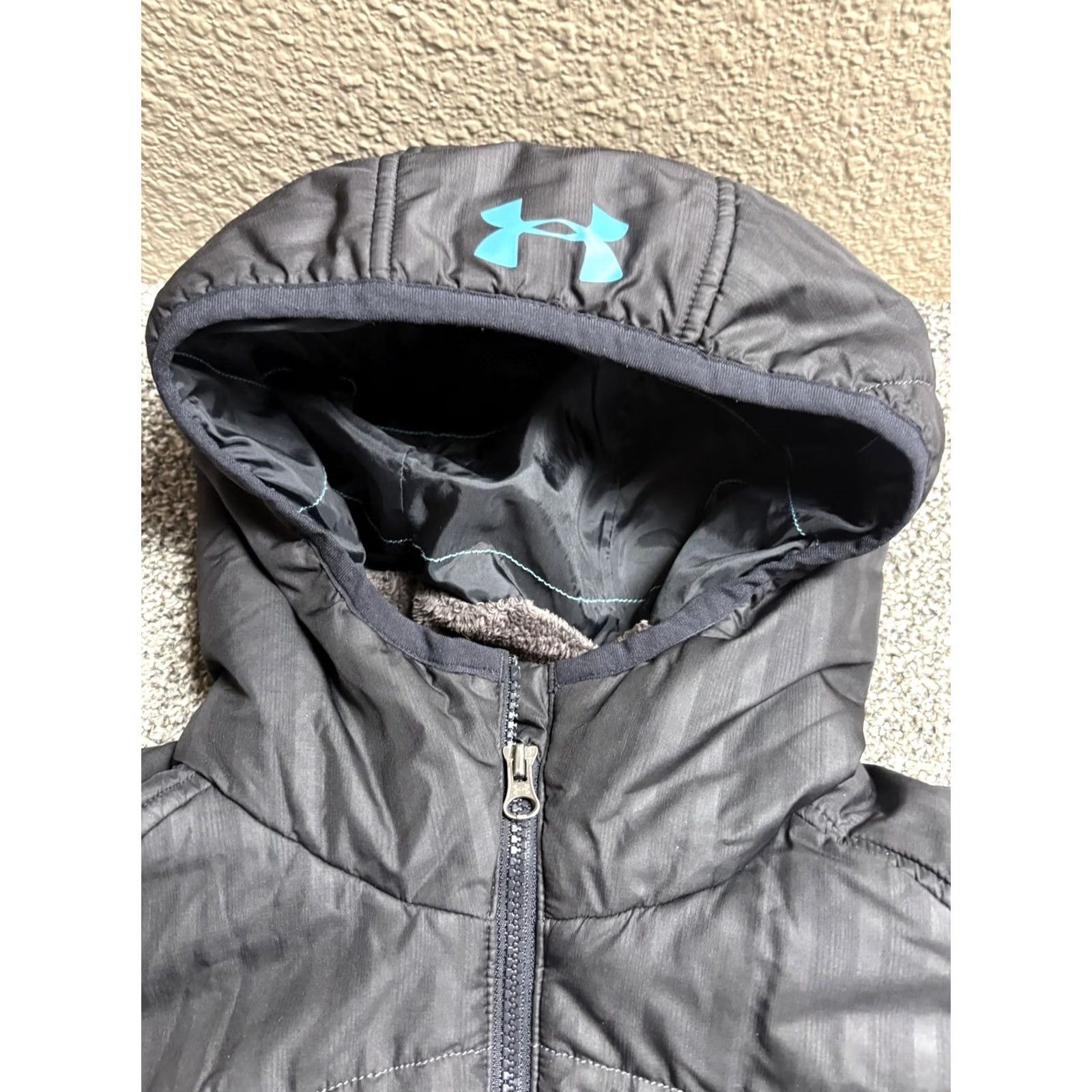 Under Armour Under Armour Puffer Jacket Womens Large Black Hooded Thumbholes Faux Fur Neck Activewear Size L / US 10 / IT 46 - 5 Thumbnail