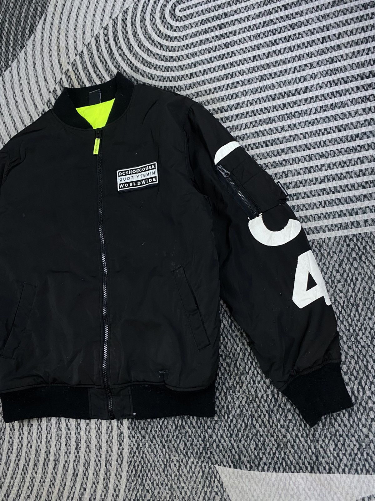 DC Vintage Dcshoecousa Neon Green Liner Zip-Up Bomber Jacket Size US XL / EU 56 / 4 - 5 Thumbnail