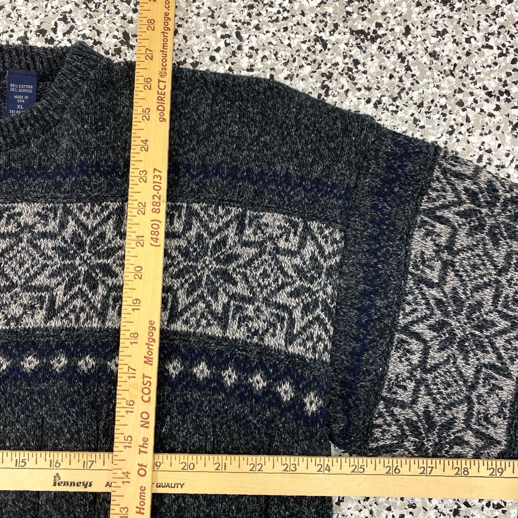 Izod VINTAGE IZOD Sweater Men’s XL Gray Knit Crewneck Pullover Snowflake USA Made Mens XL Gray Knit Crewneck Pullover IZOD Sweater USA 80s-90s Size US XL / EU 56 / 4 - 4 Thumbnail