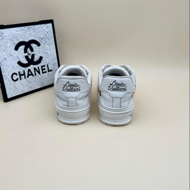 Louis Vuitton Louis Vuitton low-top sneakers Size US 7 / EU 40 - 4 Thumbnail