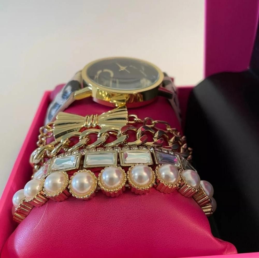 Designer Betsey Johnson Leopard Print Watch With 5 Bracelets Gift Set Size ONE SIZE - 4 Thumbnail