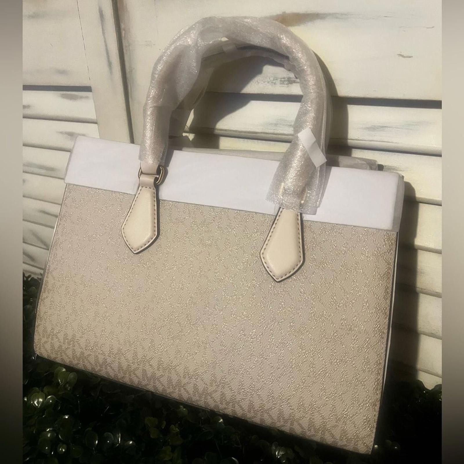 Michael Kors Michael Kors Sheila Medium Satchel Pale Gold Top Handle Bag Size ONE SIZE - 9 Thumbnail