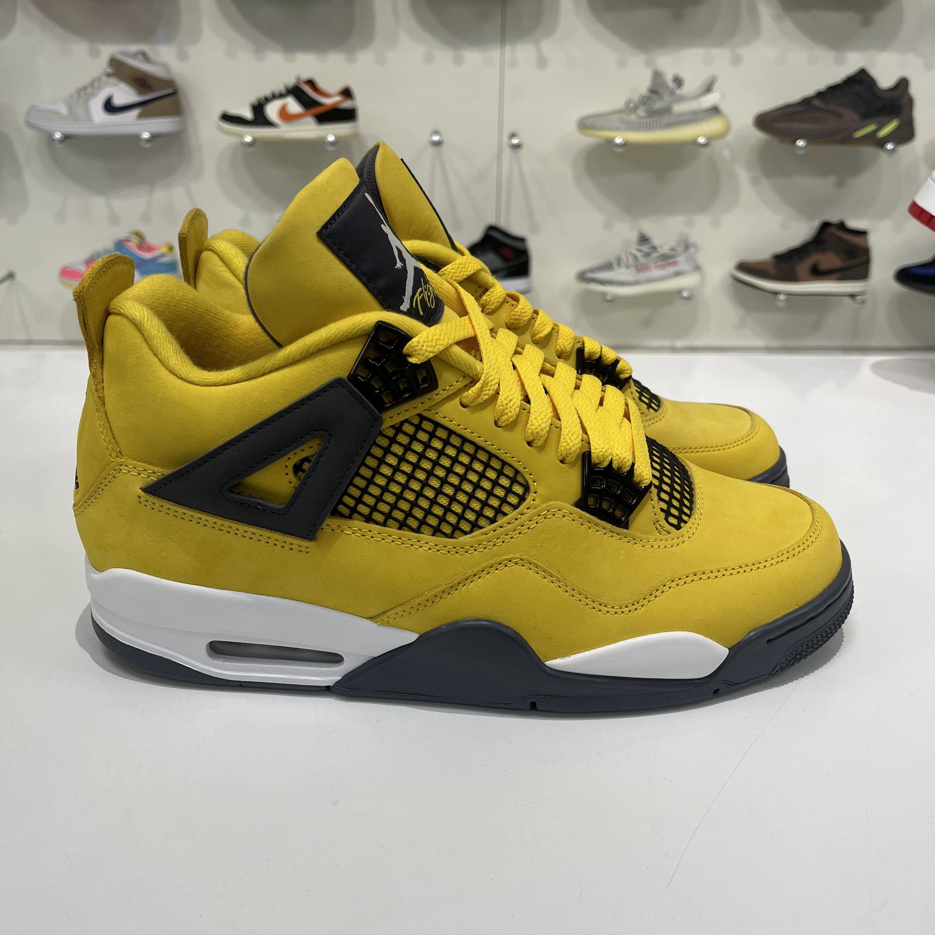 Nike Air Jordan 4 retro Lightning 2021 Size US 10 / EU 43 - 4 Thumbnail
