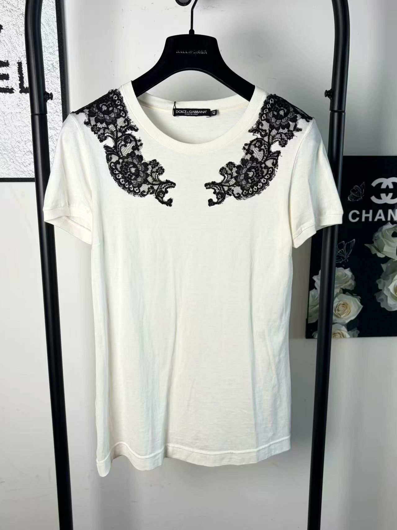 Dolce & Gabbana Dolce & Gabbana White T-Shirt M Women Size M / US 6-8 / IT 42-44 - 1 Thumbnail