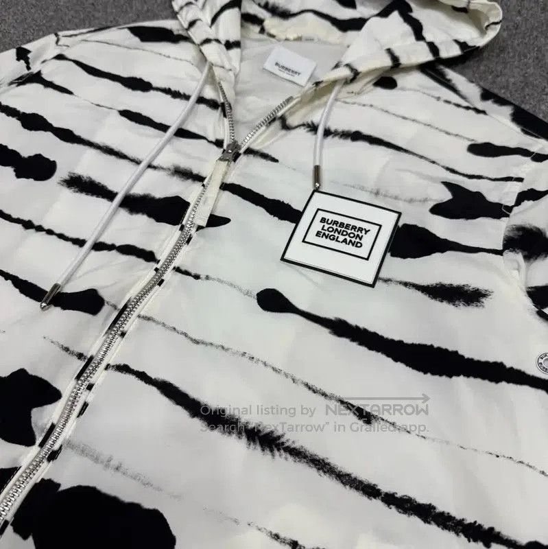 Burberry Burberry Hooded Jacket in Multicolor. Size US XXS / EU 40 - 3 Thumbnail