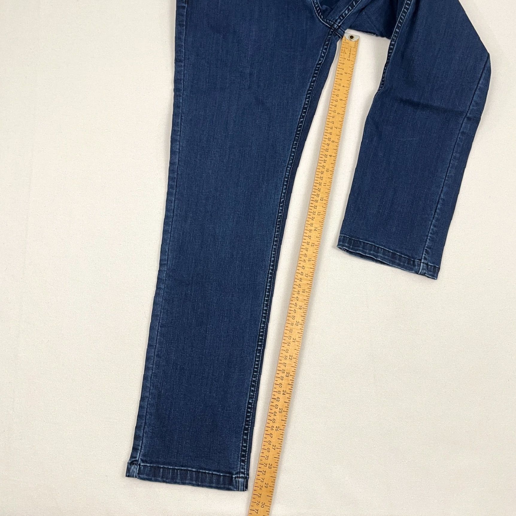 Vintage Mugsy Jeans Mens 31 x 30 Blue Denim Stretch Casual Travel Zip Fly Blue Distressed No Size US 31 - 5 Thumbnail