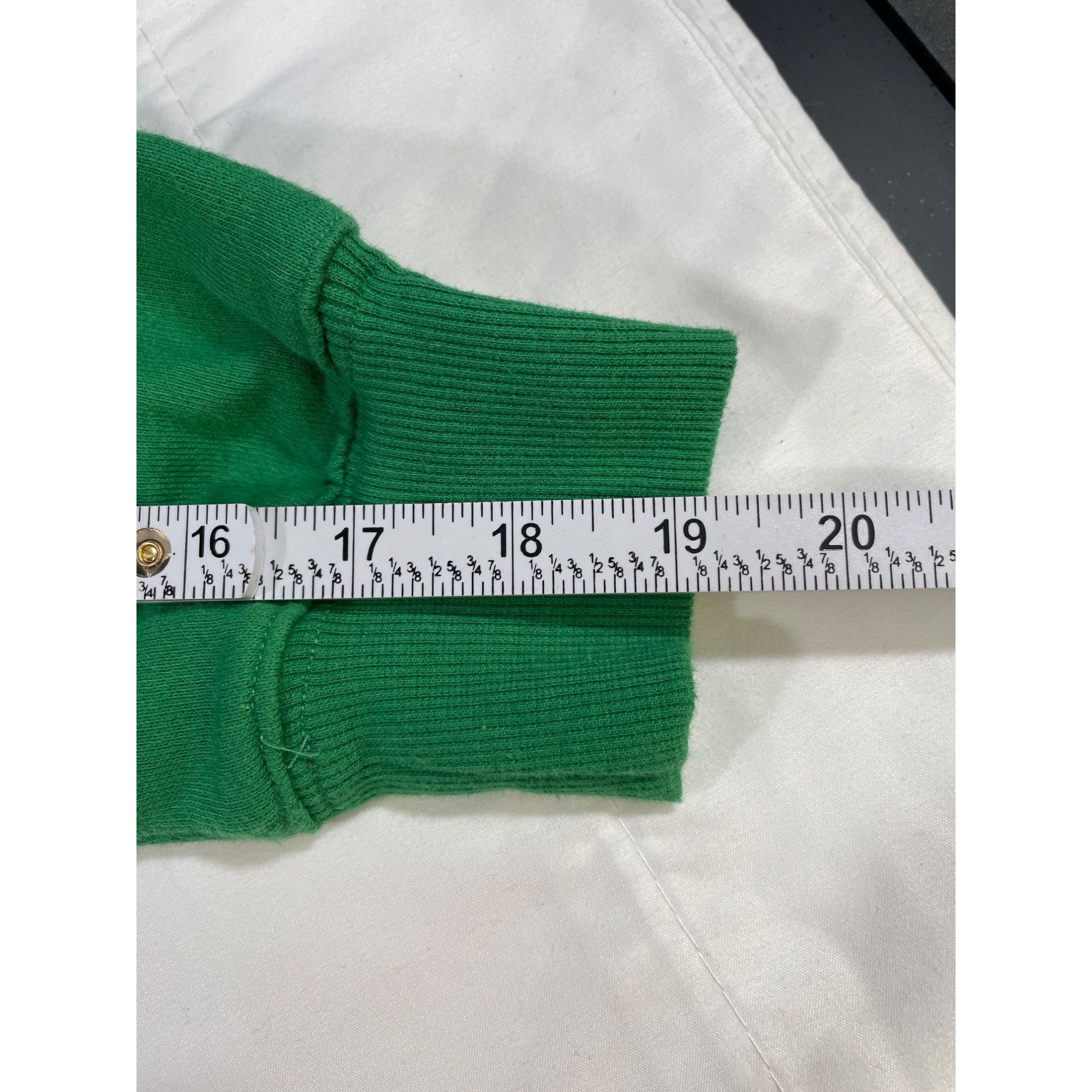 Forever 21 Fleece Navidad womens Christmas Sweatshirt Size M SKU 6973 Size M / US 6-8 / IT 42-44 - 7 Thumbnail