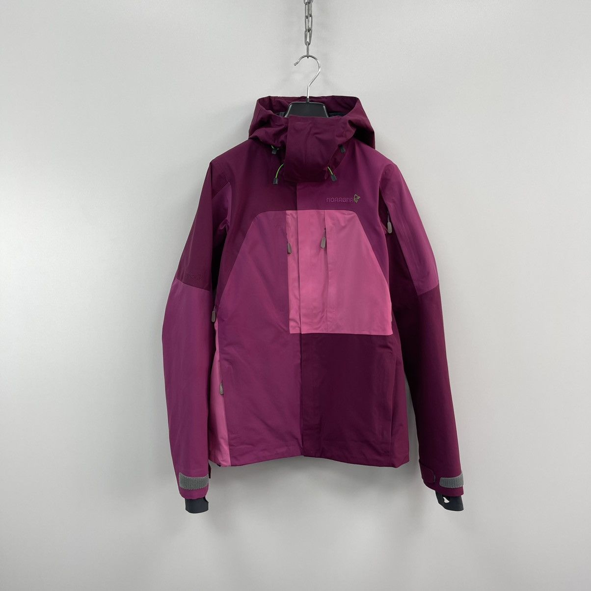 Norrona Narvik Gore-Tex 2L Ski Jacket Magentic Women’s GTX