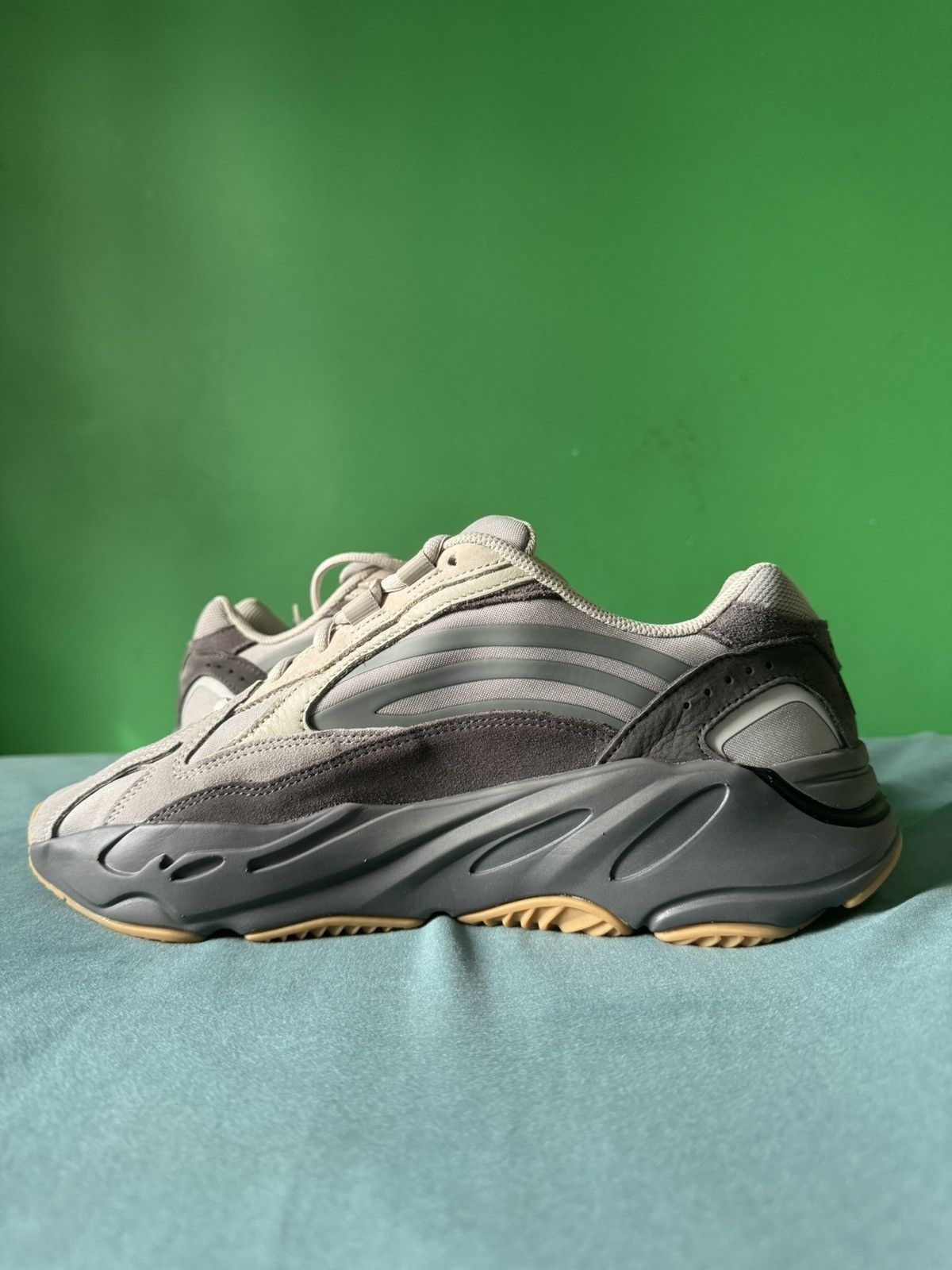 Adidas Adidas Yeezy 700 V2 Tephra 2019 Size US 11 / EU 44 - 3 Thumbnail