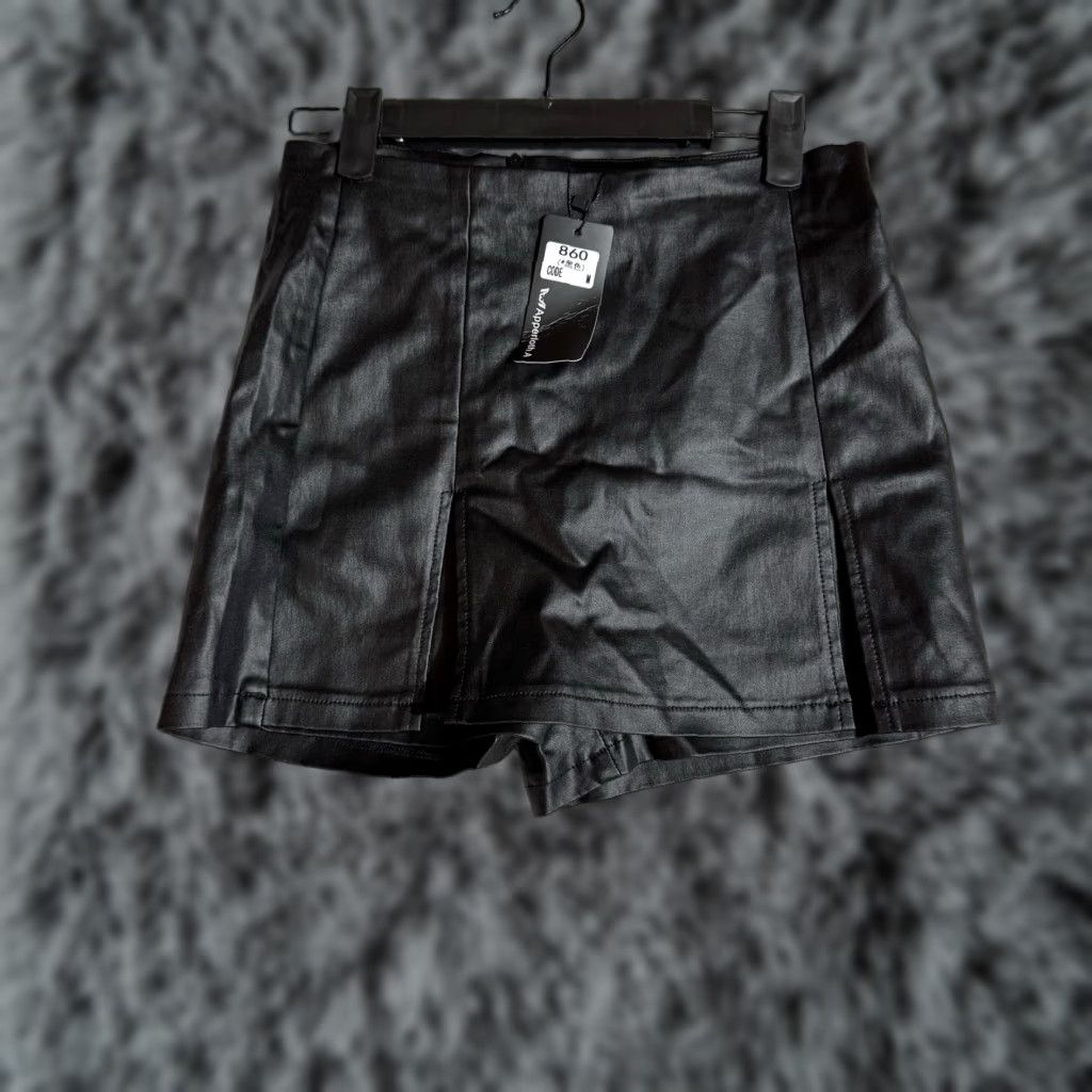 Vintage Apperloth Skort Women Medium Black Faux Leather Edgy Streetwear Biker Y2K Minimalist Grunge Punk City Motorcycle Size 32" / US 10 / IT 46 - 1 Thumbnail