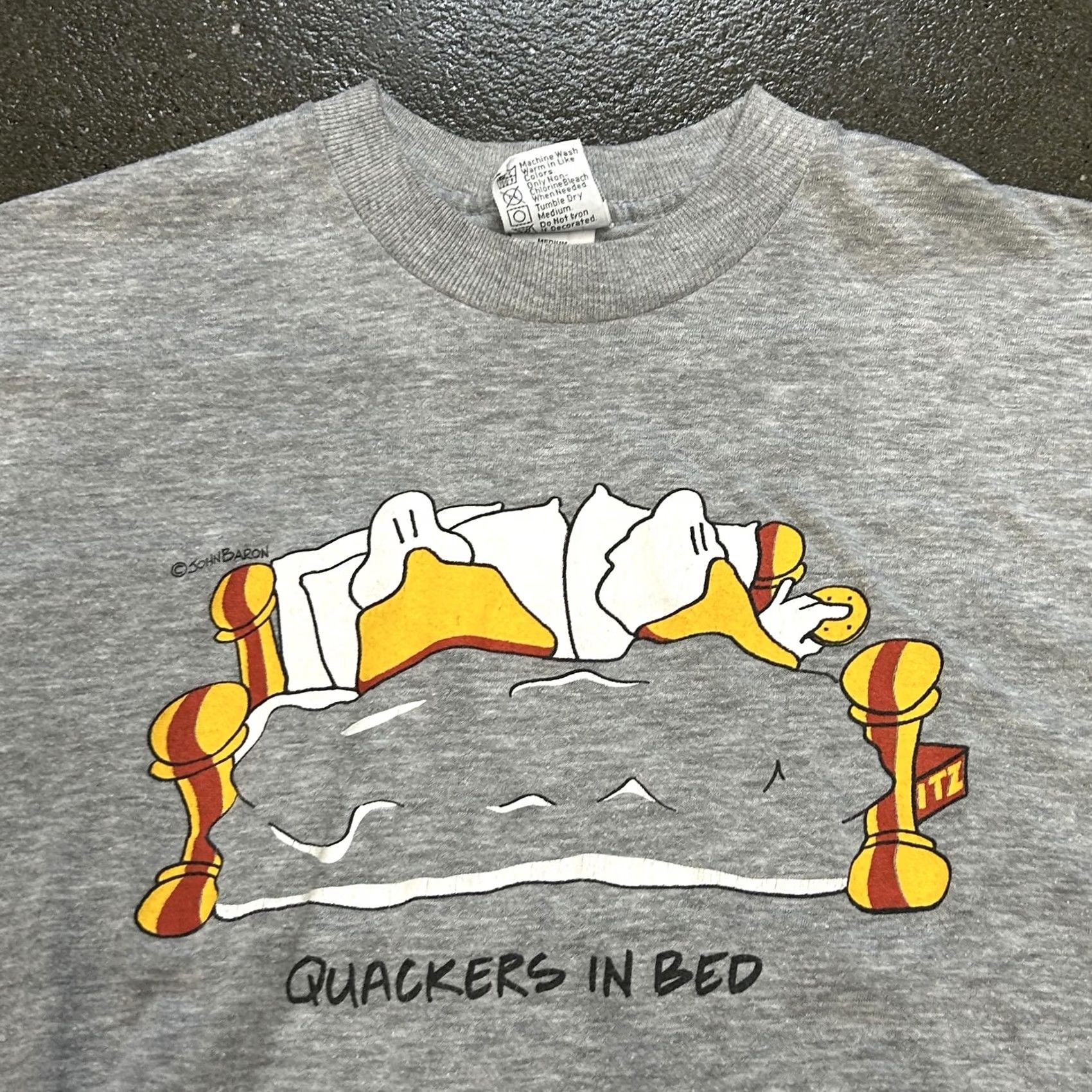 Vintage VINTAGE Quackers In Bed Shirt Mens Medium Gray Duck Graphic Cartoon 90s Size US M / EU 48-50 / 2 - 2 Thumbnail