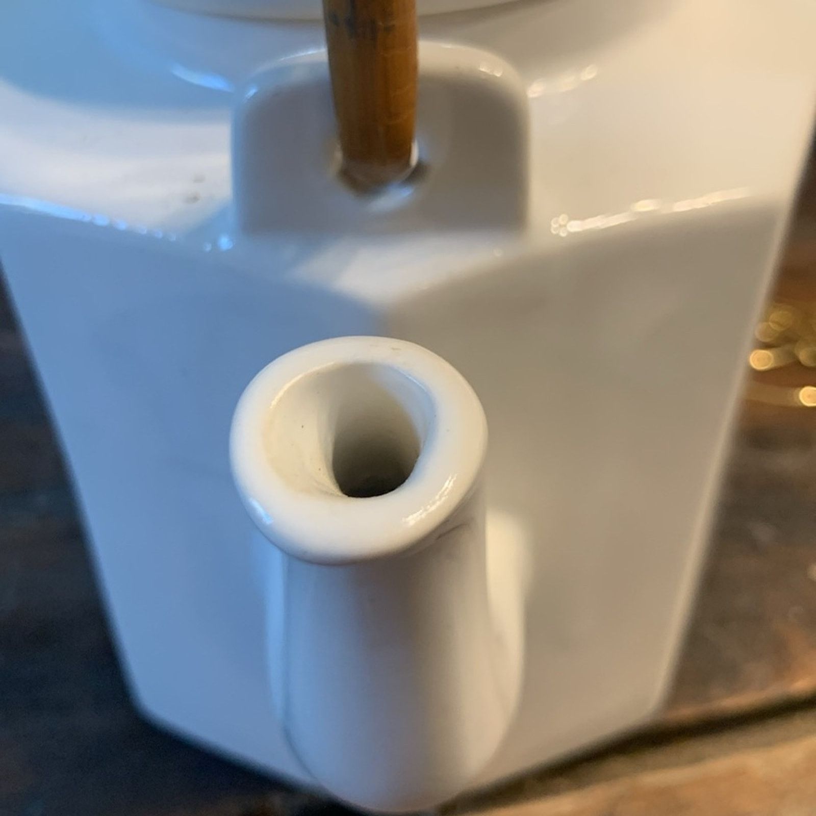 Vintage McCoy vintage white ceramic teapot bamboo wrapped handle Size ONE SIZE - 4 Thumbnail
