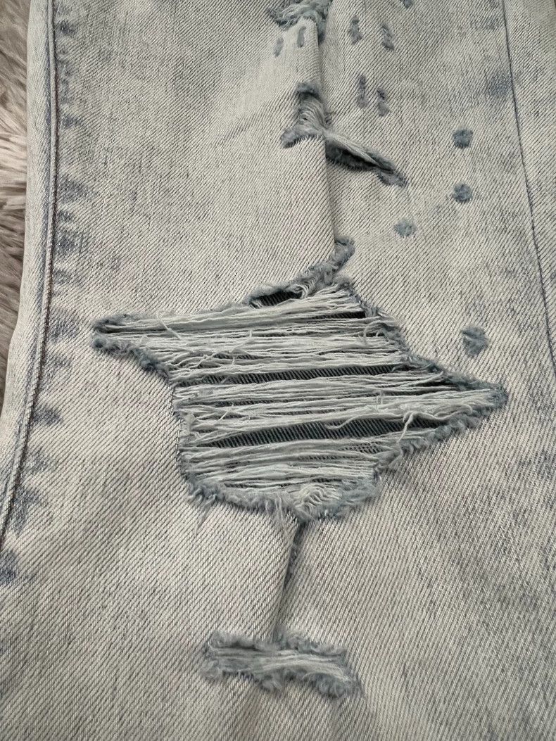 Amiri Amiri light wash big destroy jean Size US 30 / EU 46 - 2 Thumbnail