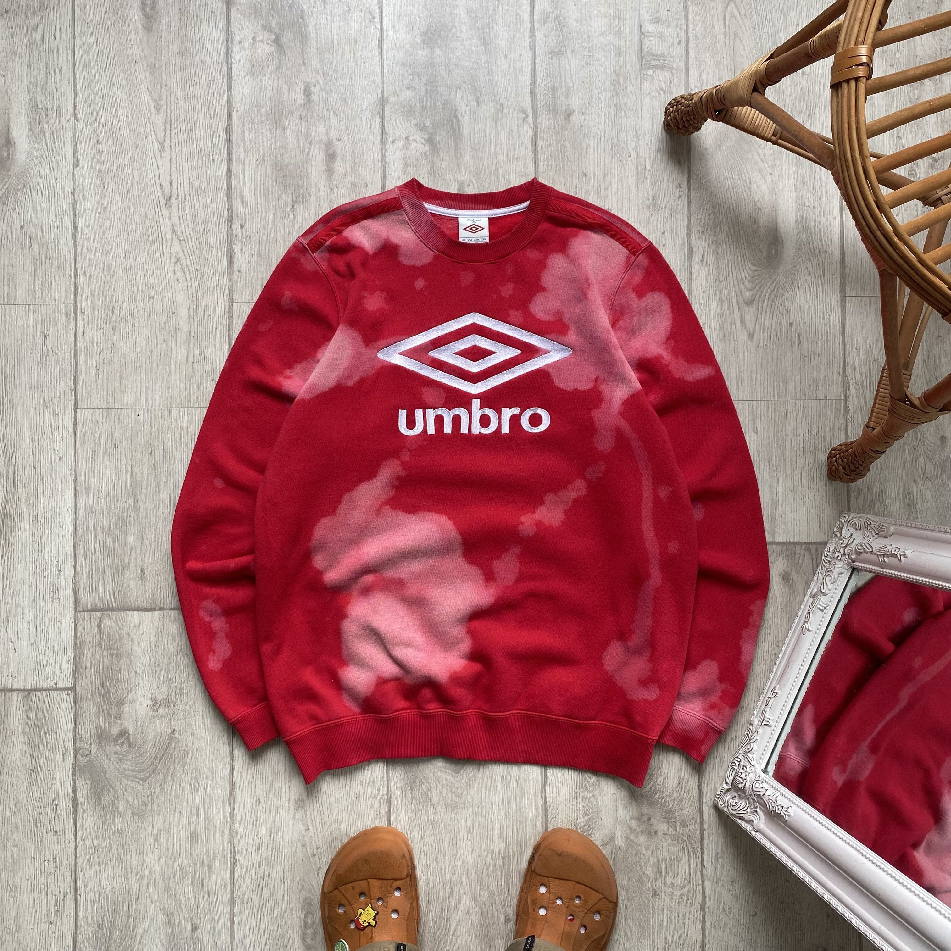 Umbro 00s Custom Umbro Center logo sweatshirt Tie dye Vintage Size US L / EU 52-54 / 3 - 1 Thumbnail