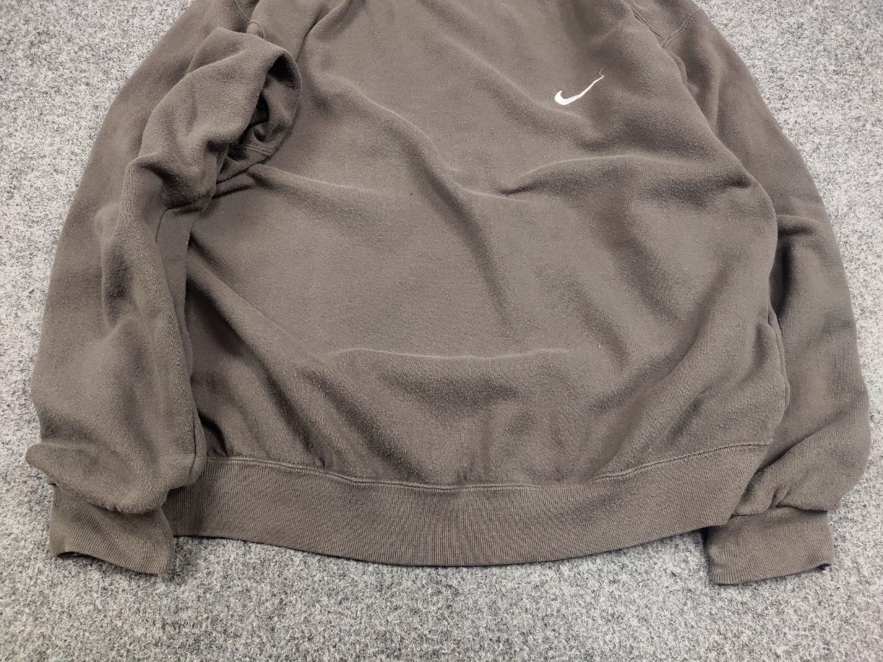 Nike Vintage 90's Nike Logo Khaki Faded Square Sweathsirt USA Size US M / EU 48-50 / 2 - 9 Thumbnail