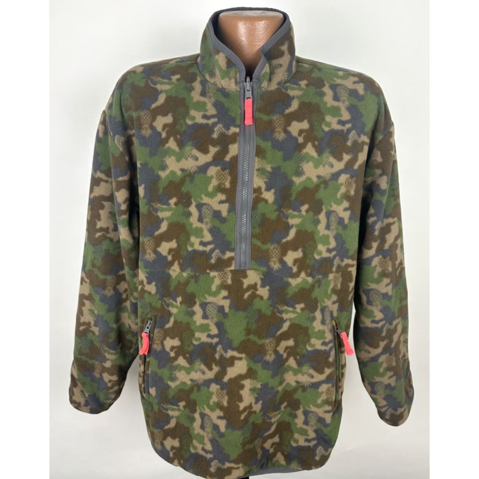 Chubbies Chubbies Fleece Pullover Mens Medium Reversible Olive Green Camo Print Pineapple Size US M / EU 48-50 / 2 - 3 Thumbnail