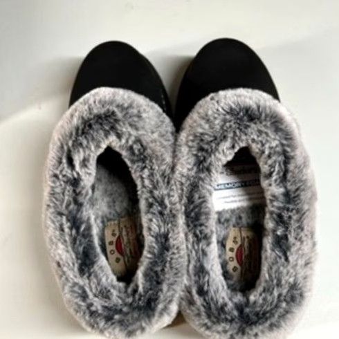 SKECHERS Skechers BOBS Slippers Womens 6 Black Faux Fur Trim Memory Foam Platform Slip On Cozy Warm Comfort Size ONE SIZE - 7 Thumbnail