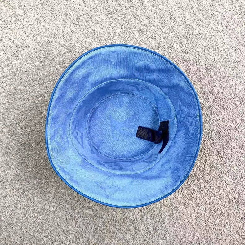 Louis Vuitton Louis Vuitton Blue and white logo fisherman's hat Size ONE SIZE - 4 Thumbnail