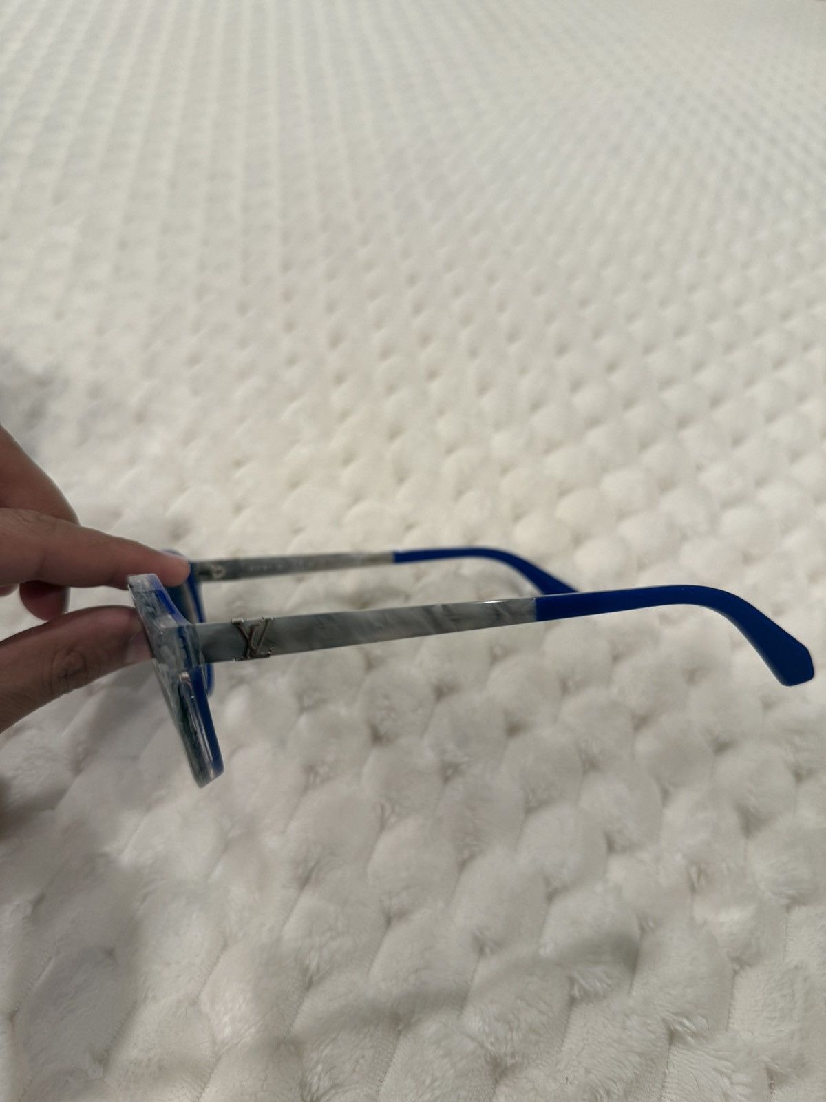 Louis Vuitton Louis Vuitton Blue Denver Sunglasses Size ONE SIZE - 4 Thumbnail