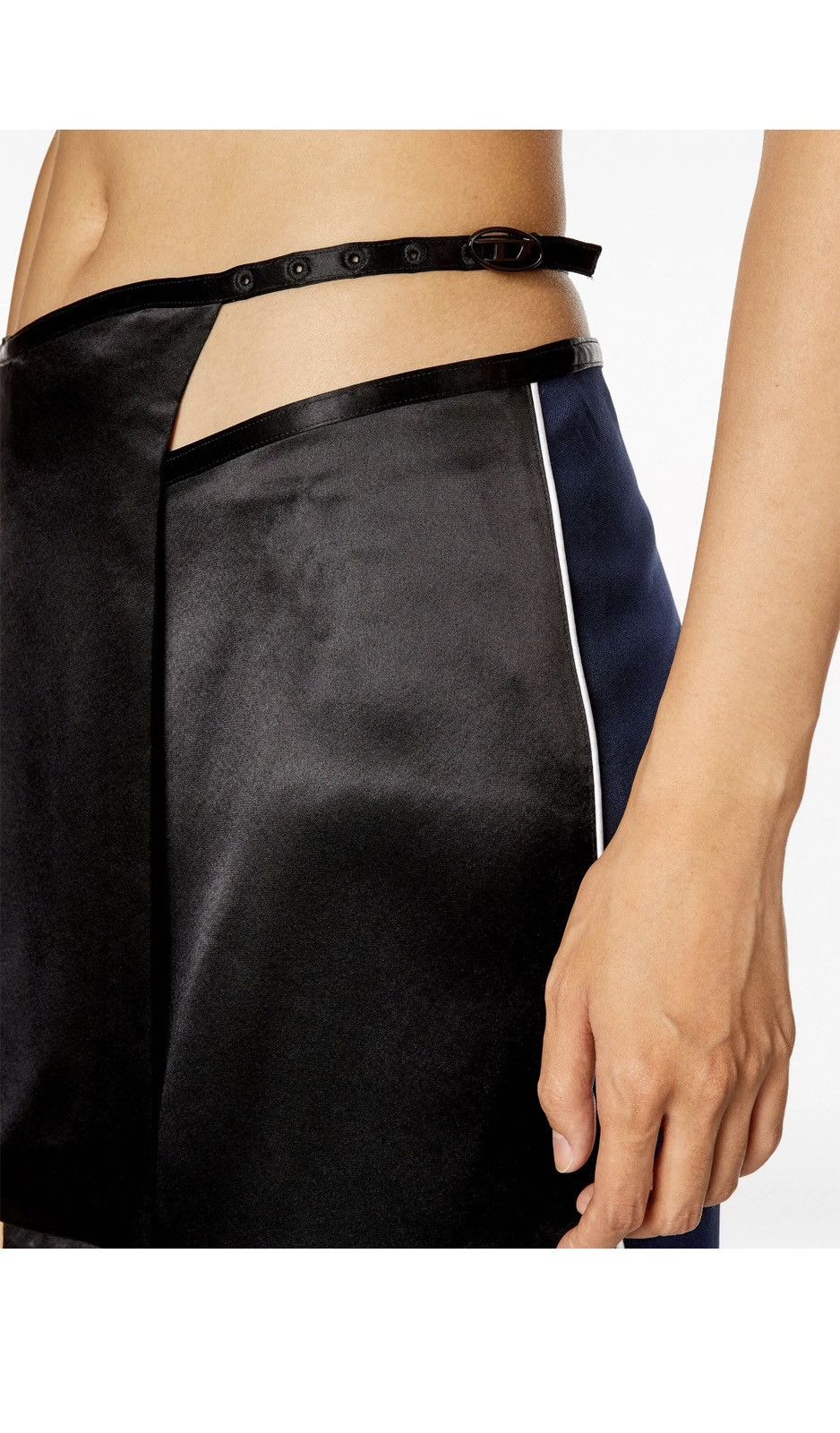 Diesel Diesel O keselle Satin Mini Skirt Size 25" / US 0 / IT 36 - 1 Thumbnail
