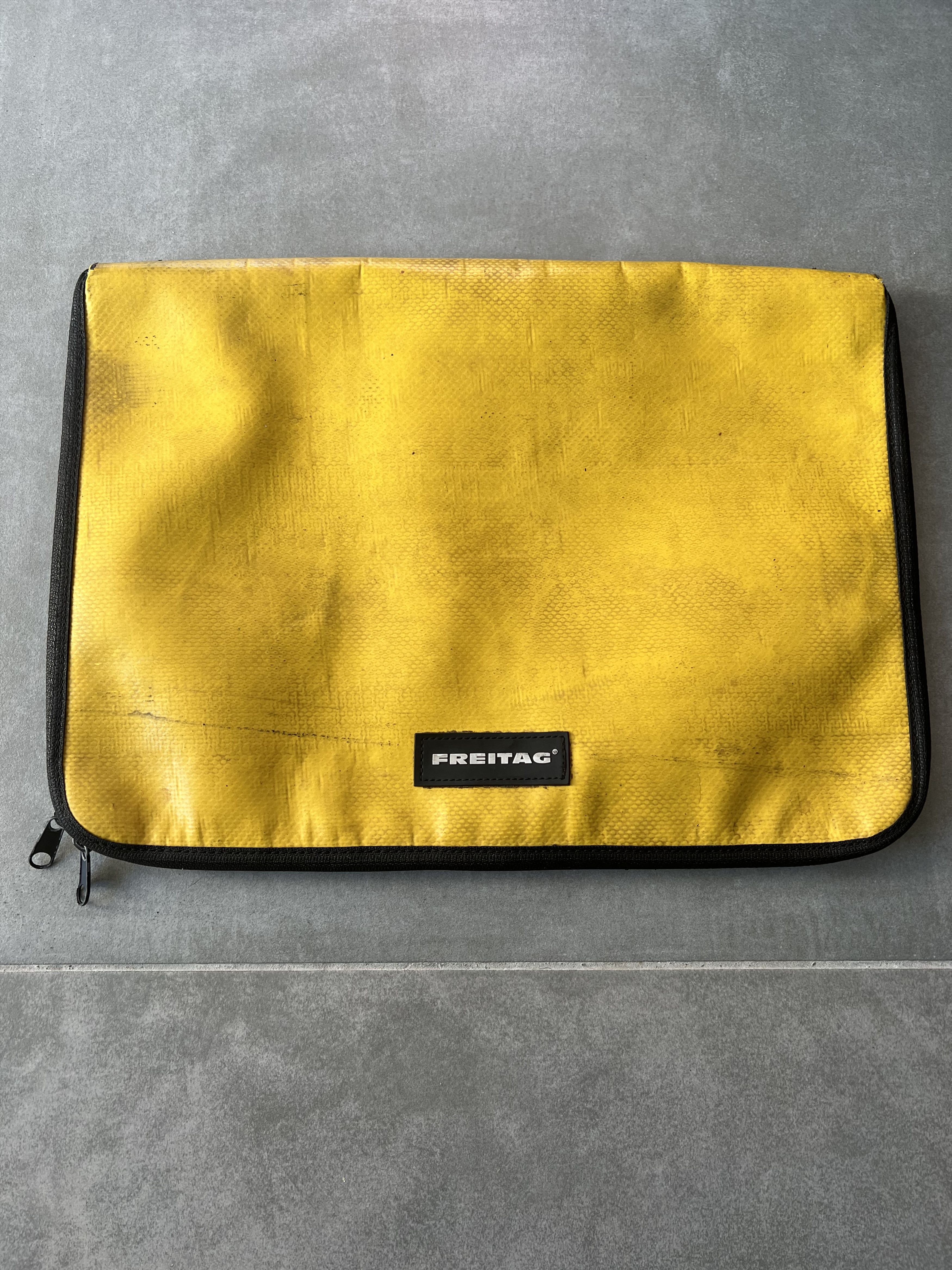 Freitag RARE - Freitag SLEEVE for Laptop size 38X28 cm Size ONE SIZE - 1 Thumbnail