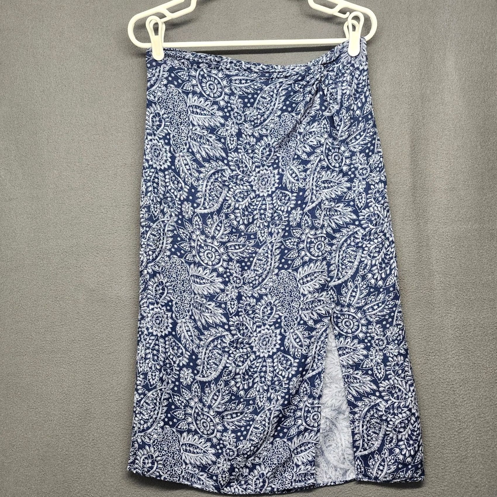 Madewell Madewell Skirt Womens 4 Midi Floral Blue Zip Up Knee Length Side Slit Casual Size 27" / US 4 / IT 40 - 2 Thumbnail