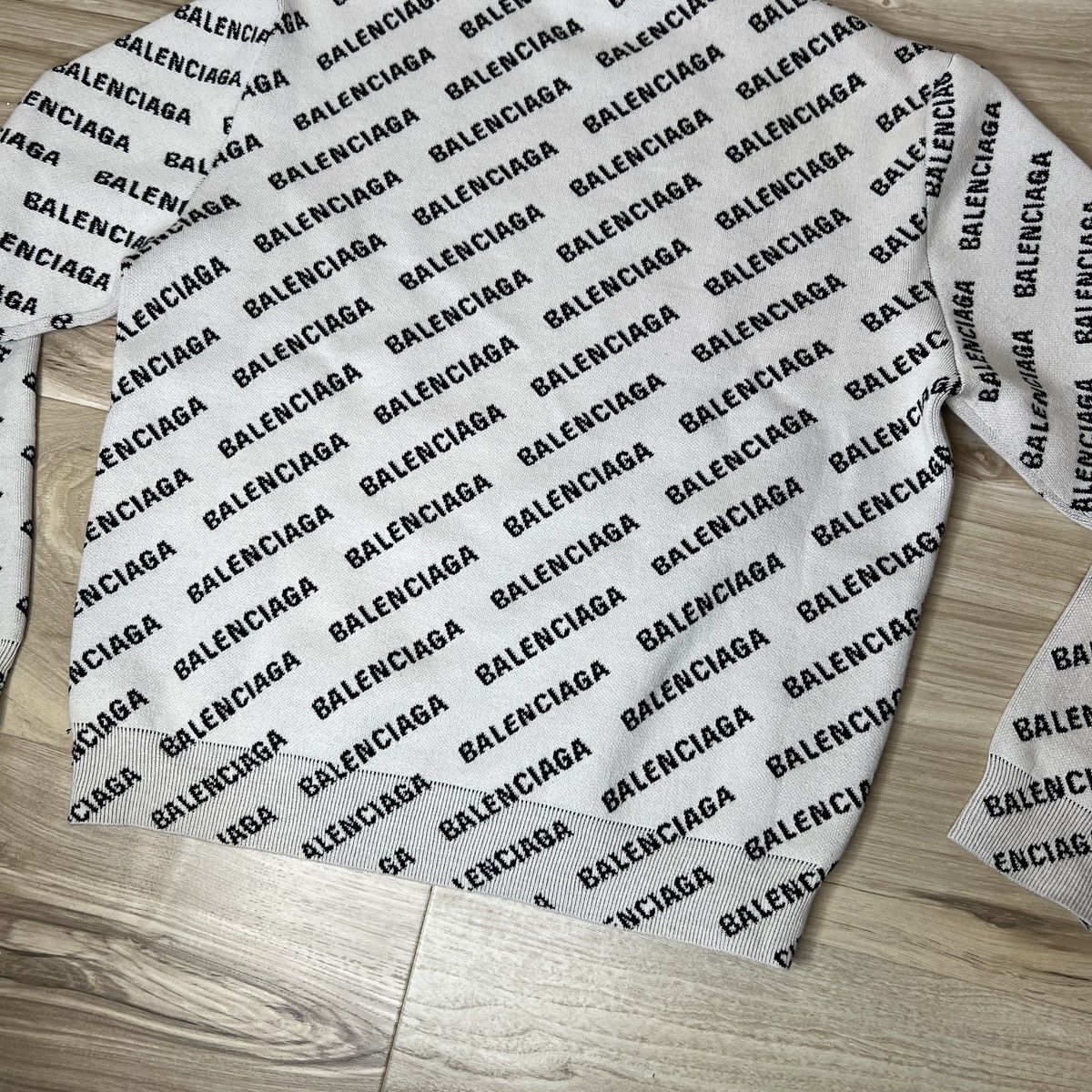 Balenciaga Balenciaga Knit Sweater Size US M / EU 48-50 / 2 - 6 Thumbnail