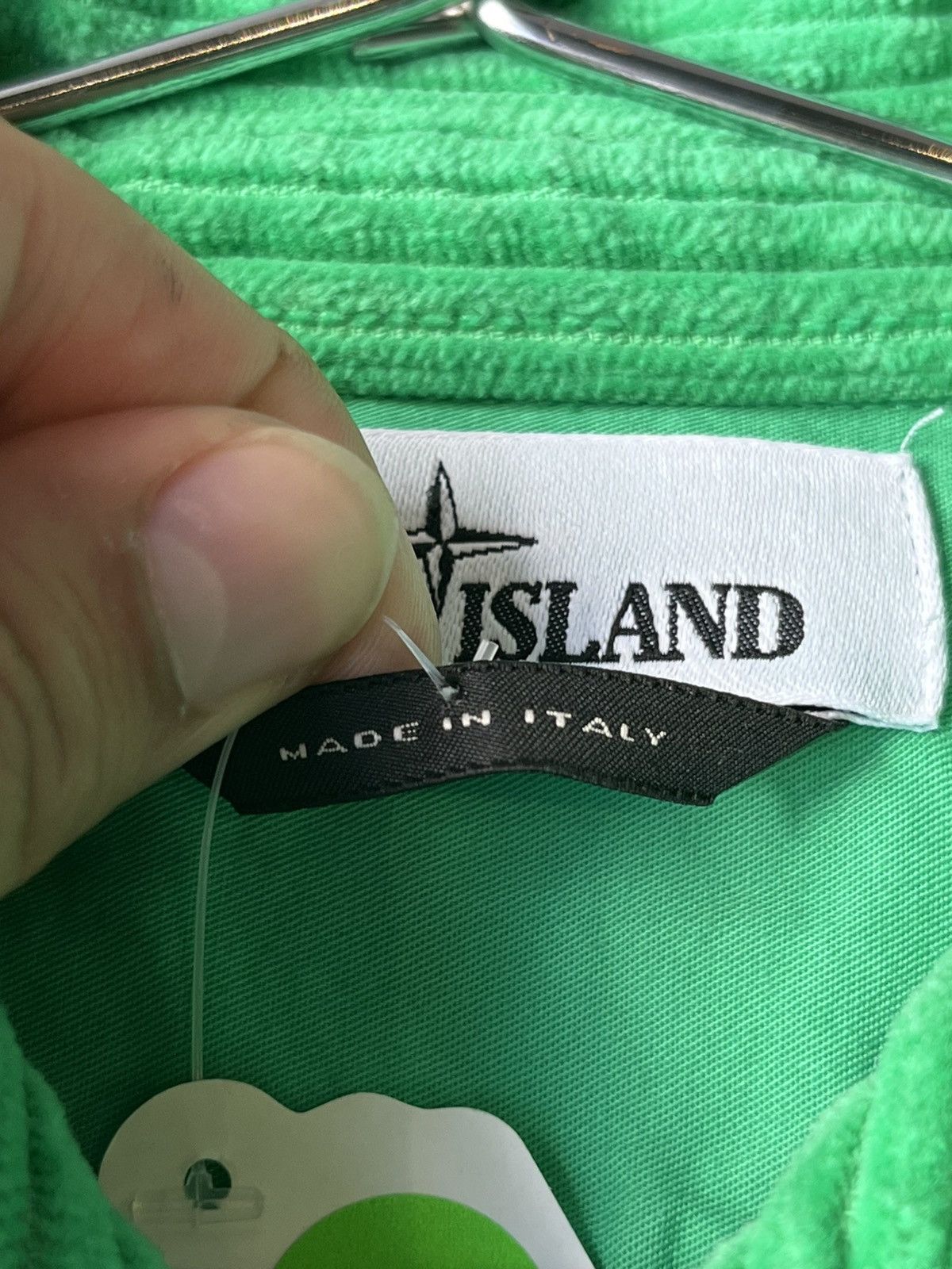 Stone Island USED MICRO CORDUROY STONE ISLAND BUTTON UP SIZE S Size US S / EU 44-46 / 1 - 17 Thumbnail